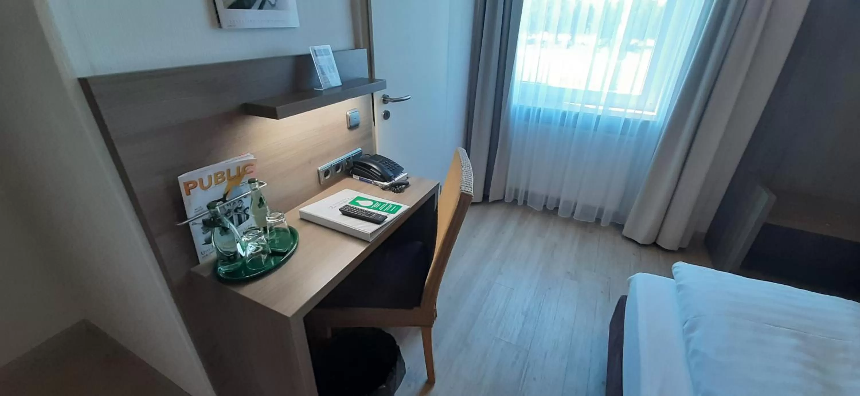 Decorative detail, Bed in Landgasthof Zur scharfen Ecke