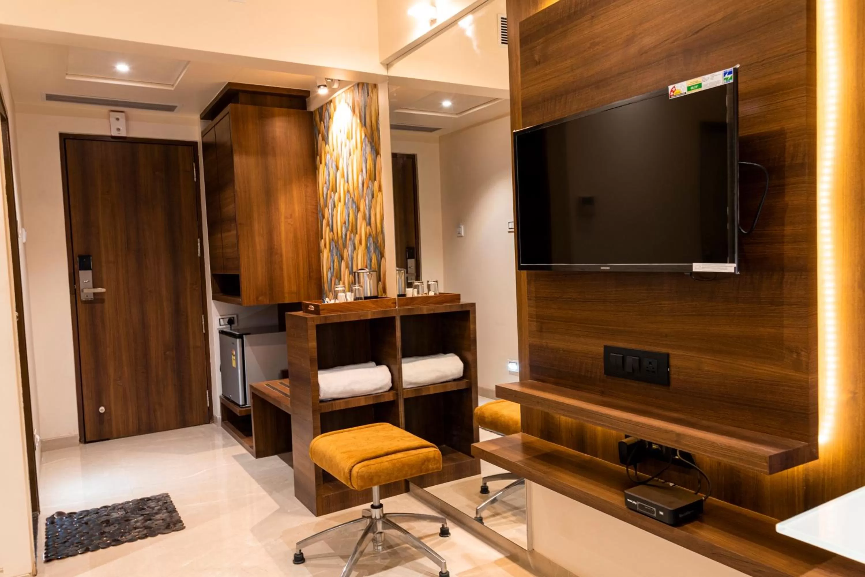 TV and multimedia in Hotel Pratham