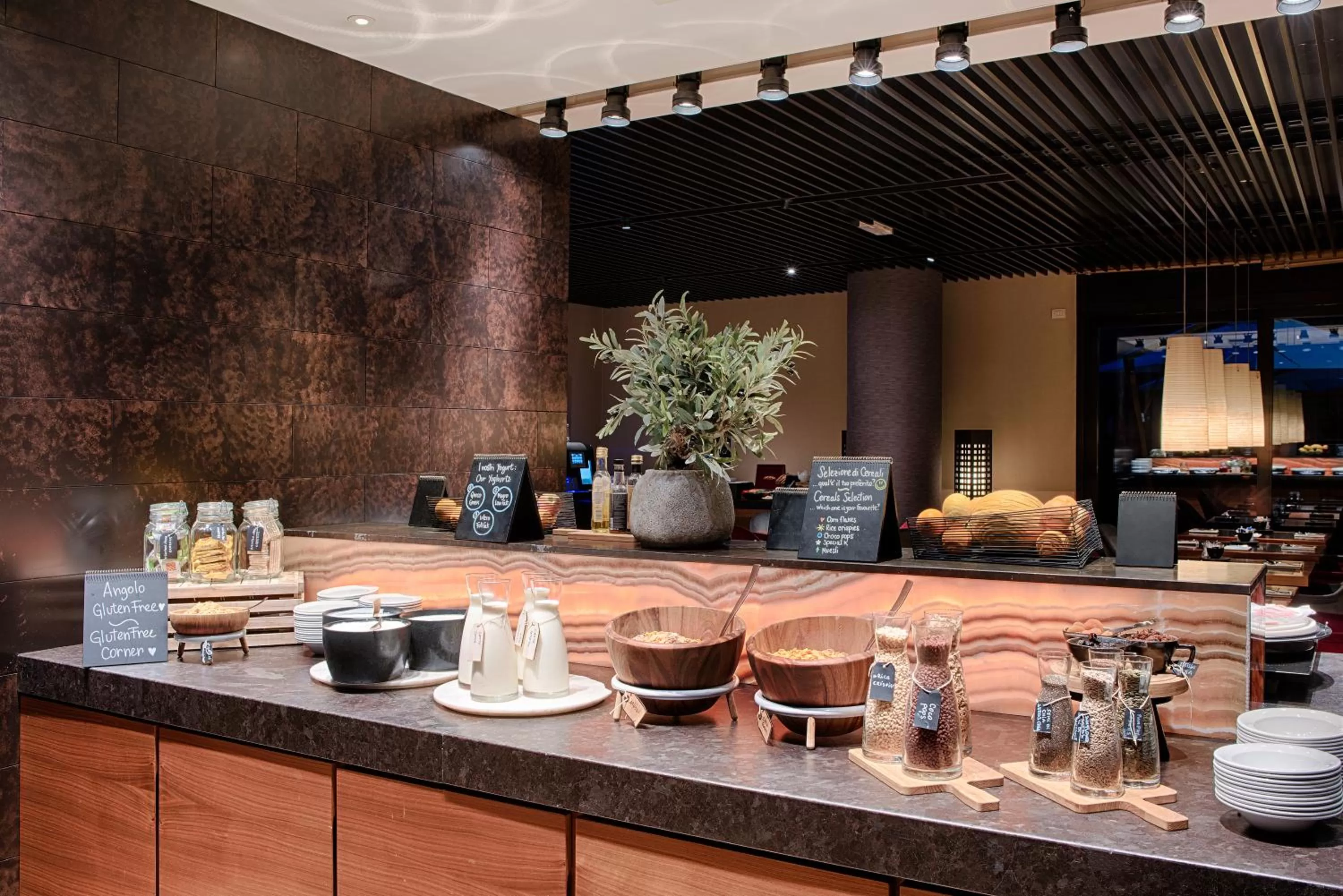 Restaurant/places to eat in Radisson Blu Hotel Milan