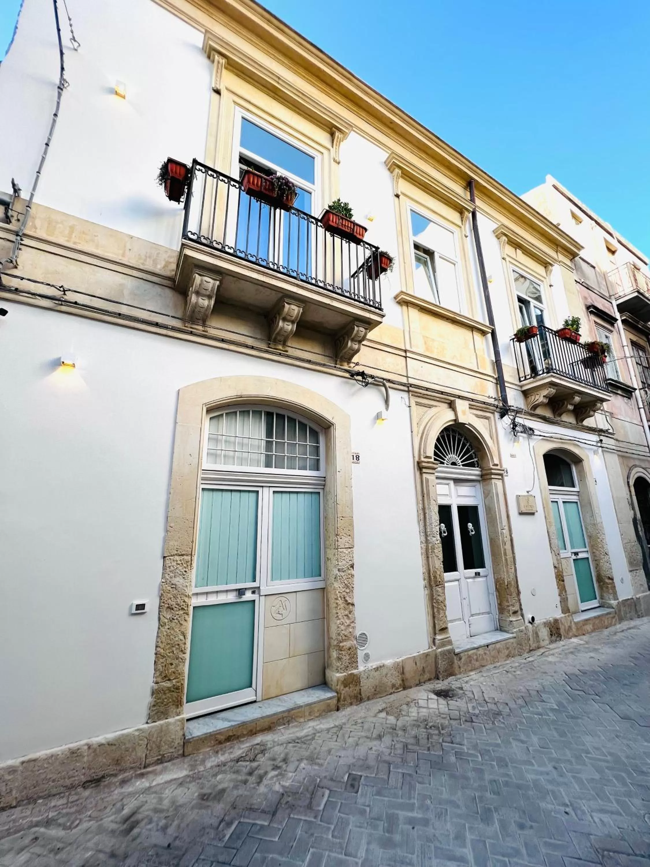 Property building in A'Storia