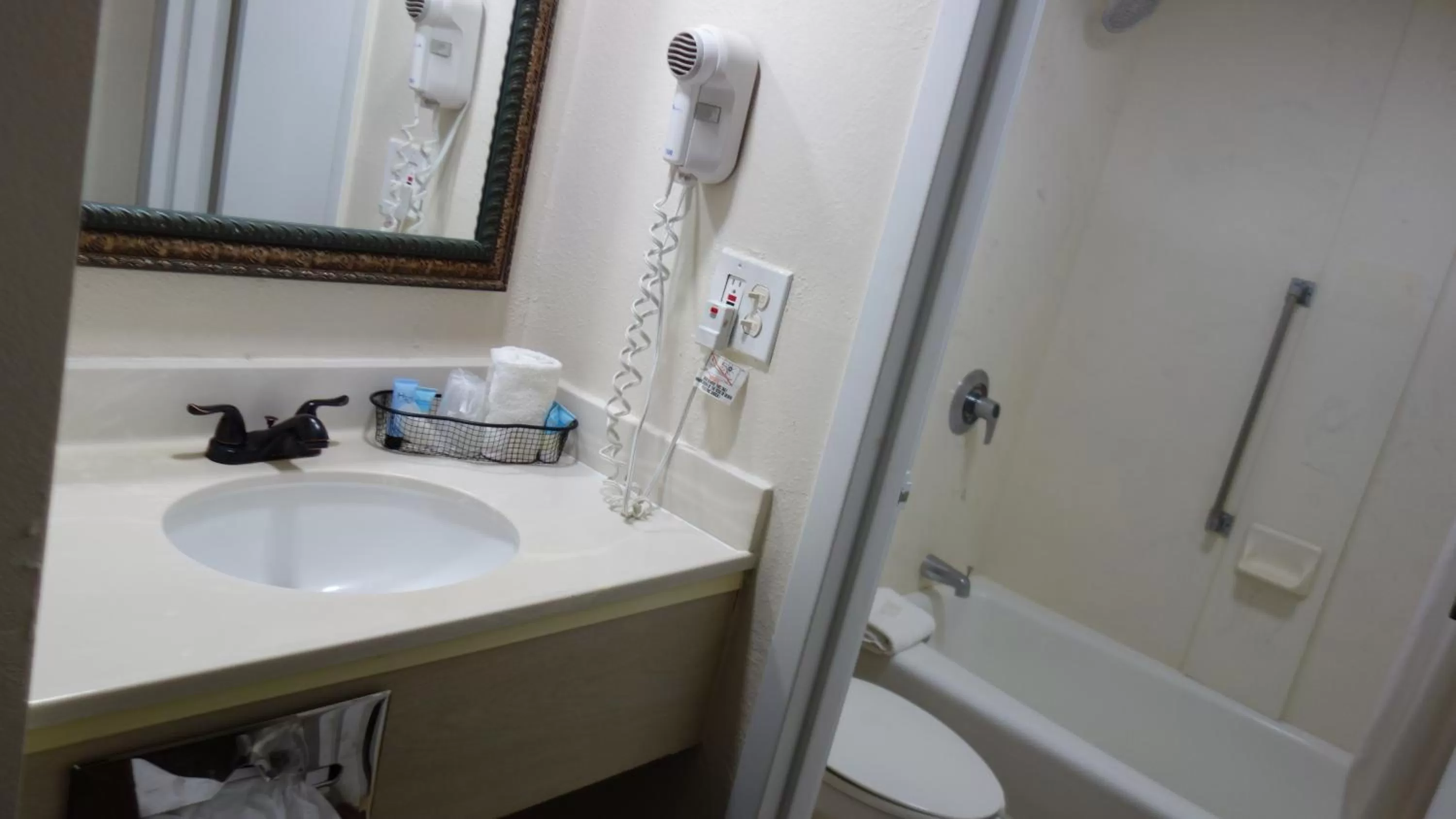 Bathroom in THE PARAGON of Golden Isles