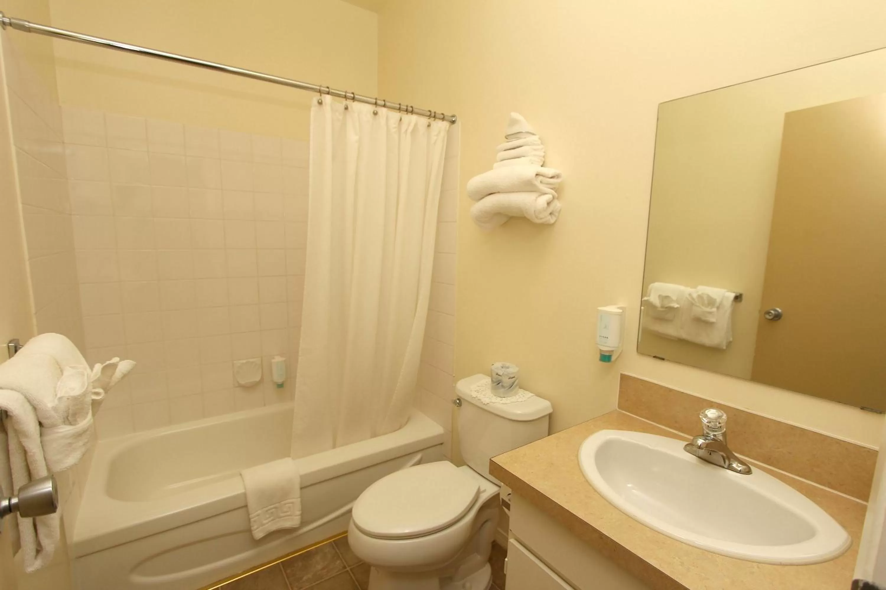 Shower, Bathroom in Royal Hotel Chilliwack