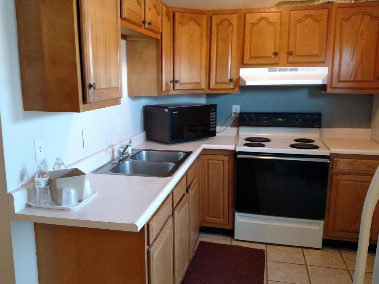 Kitchenette in Fairway Inn Florence Indiana