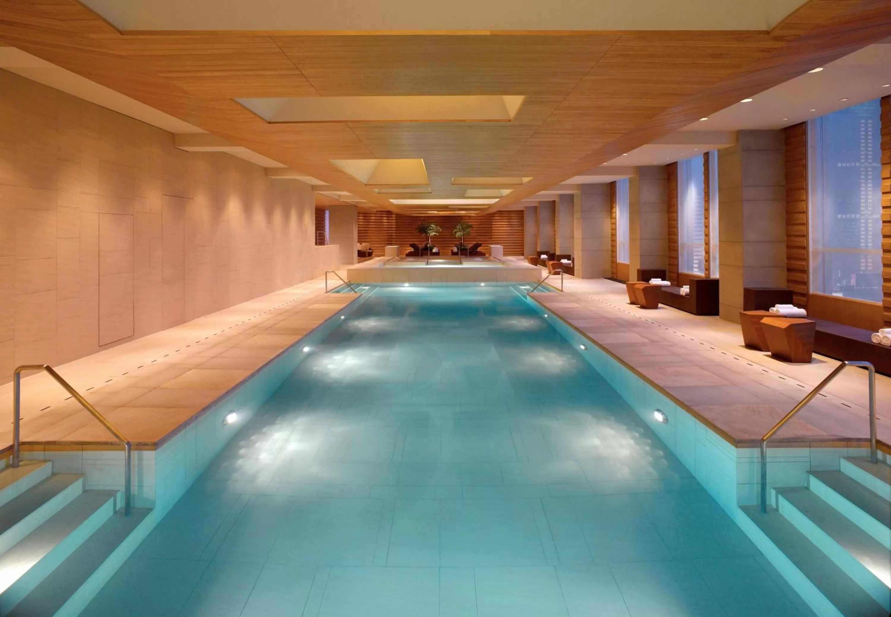 Swimming pool in Grand Hyatt Guangzhou