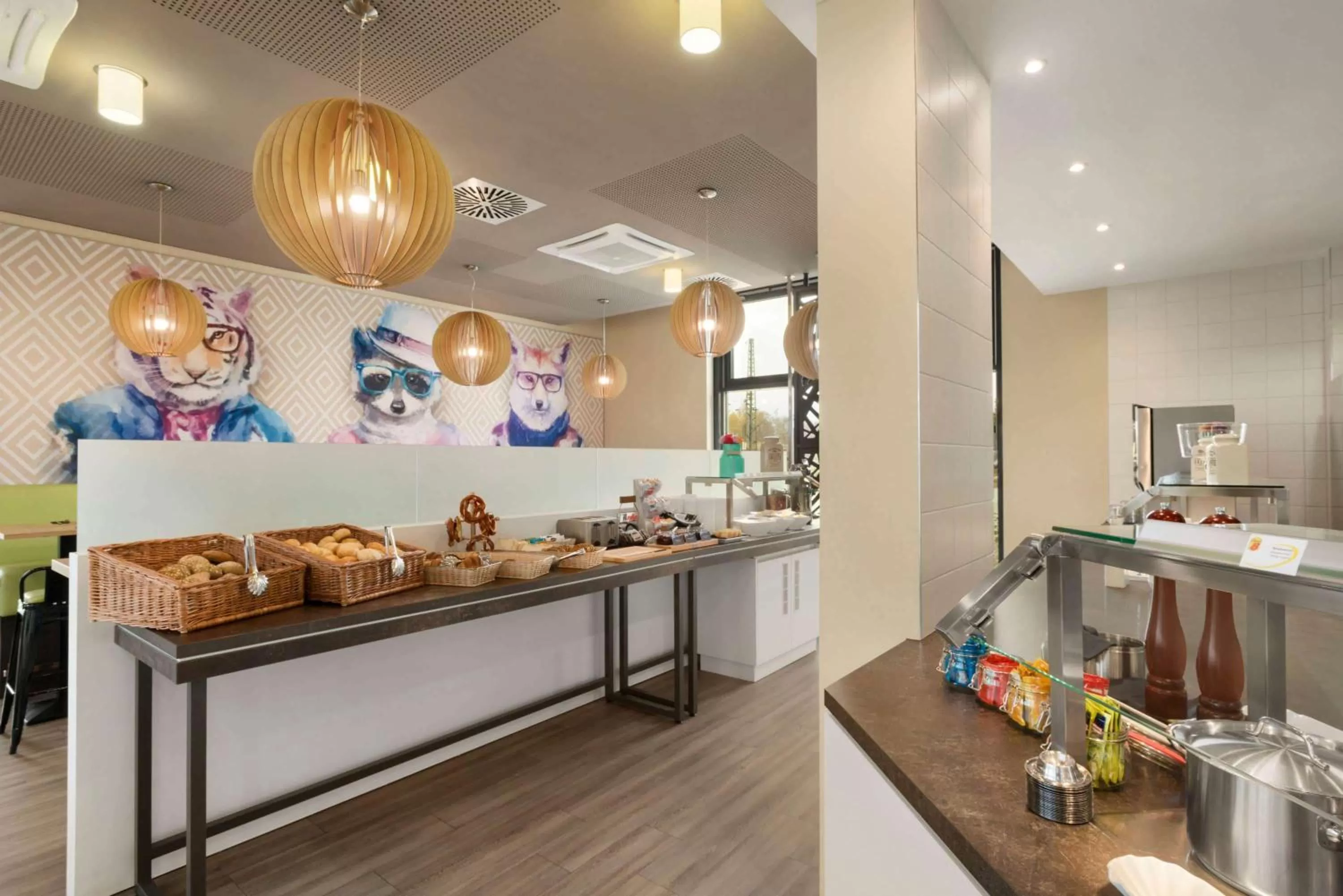 Restaurant/places to eat in Super 8 by Wyndham Munich City West