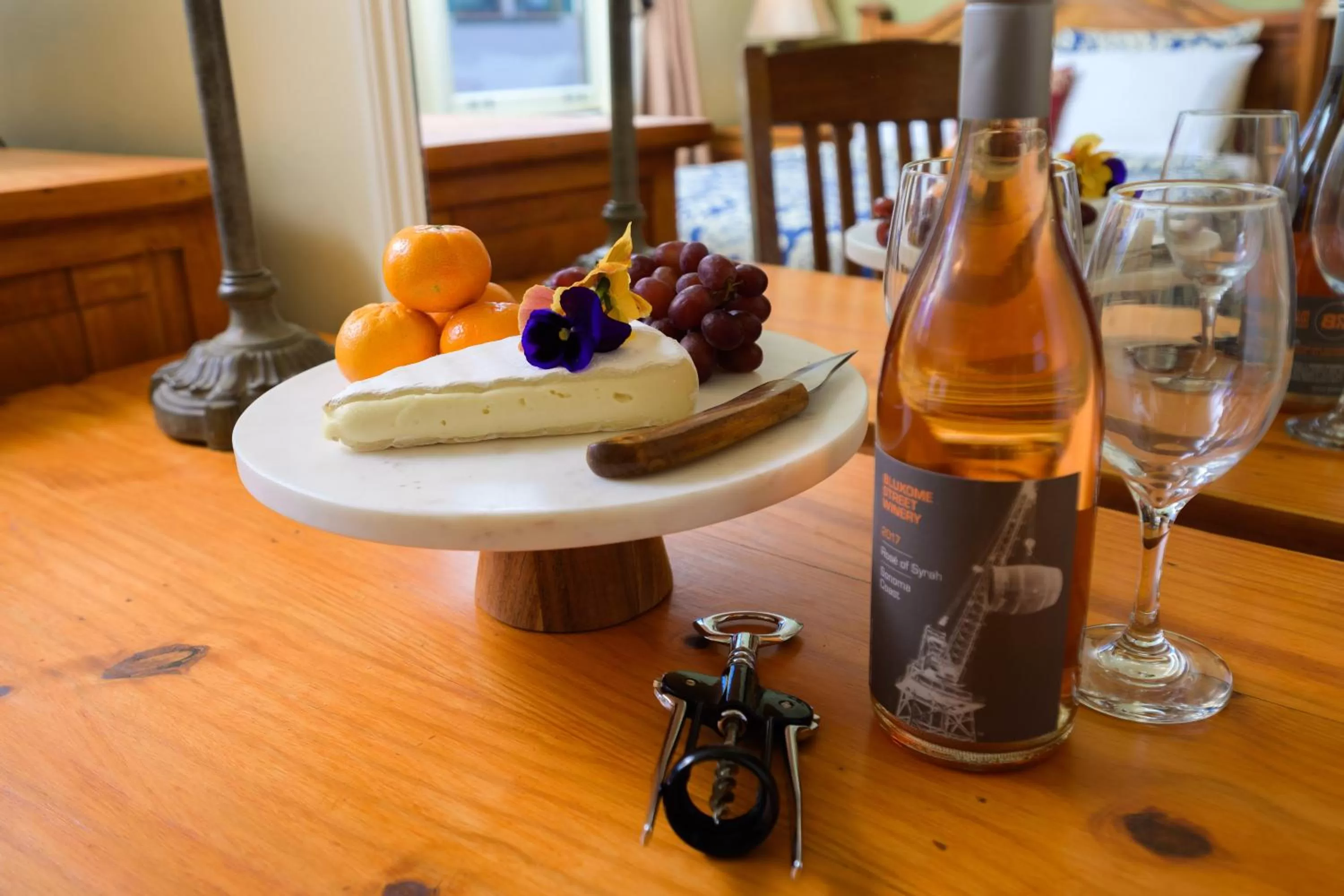 Kitchen or kitchenette in Marina Motel