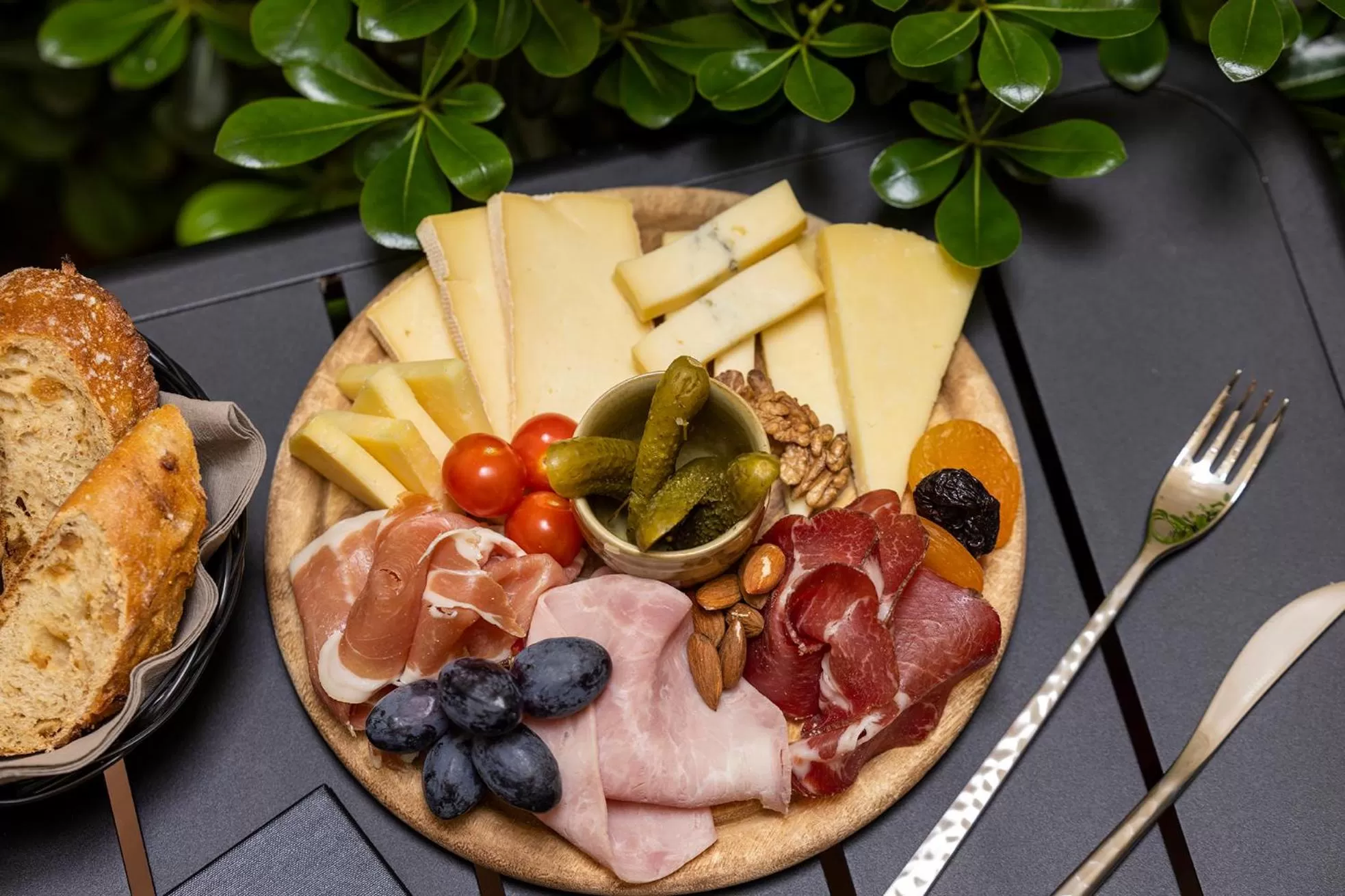 Restaurant/places to eat in Hôtel Esté