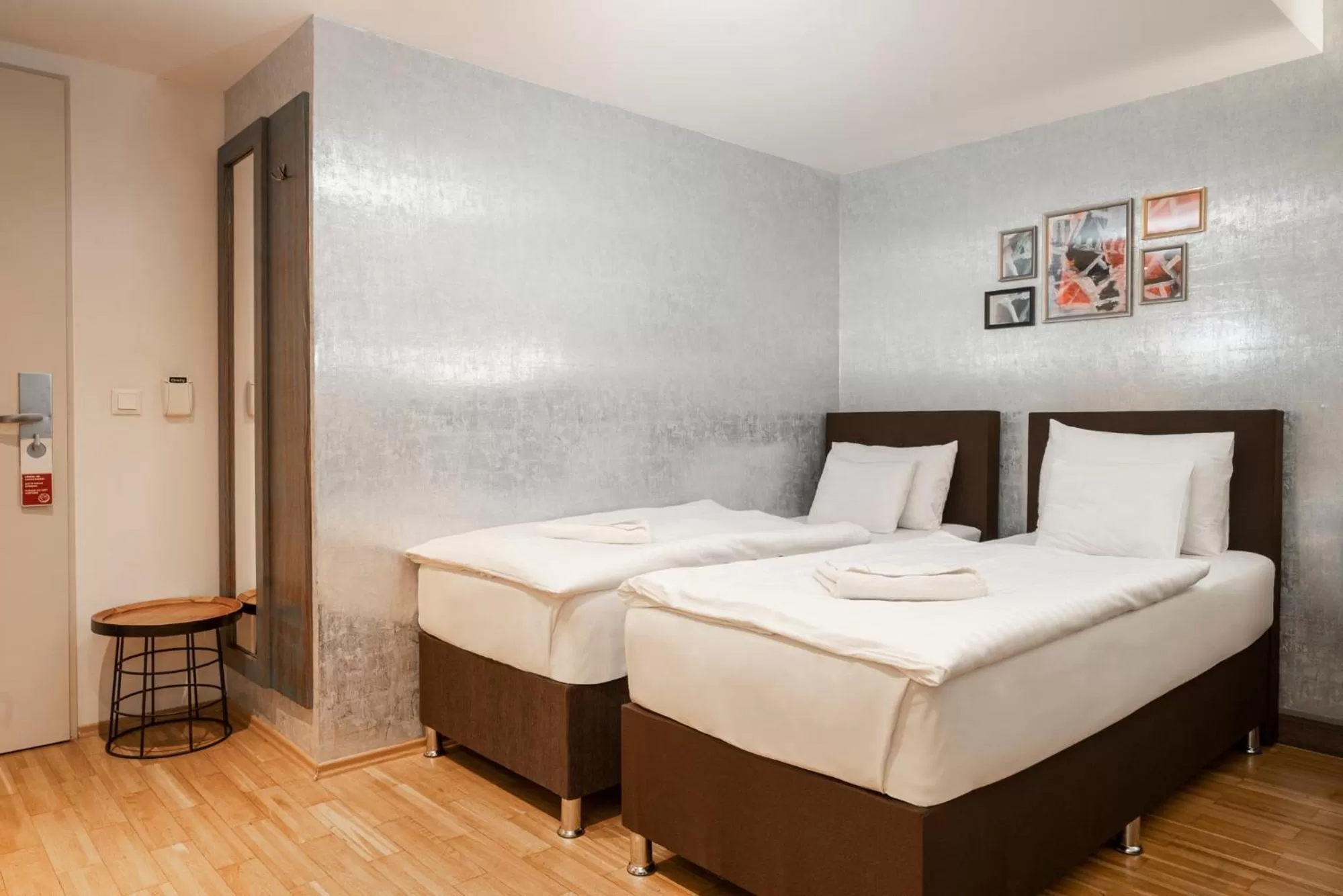 Deluxe Quadruple Room in Hotel Memories Budapest