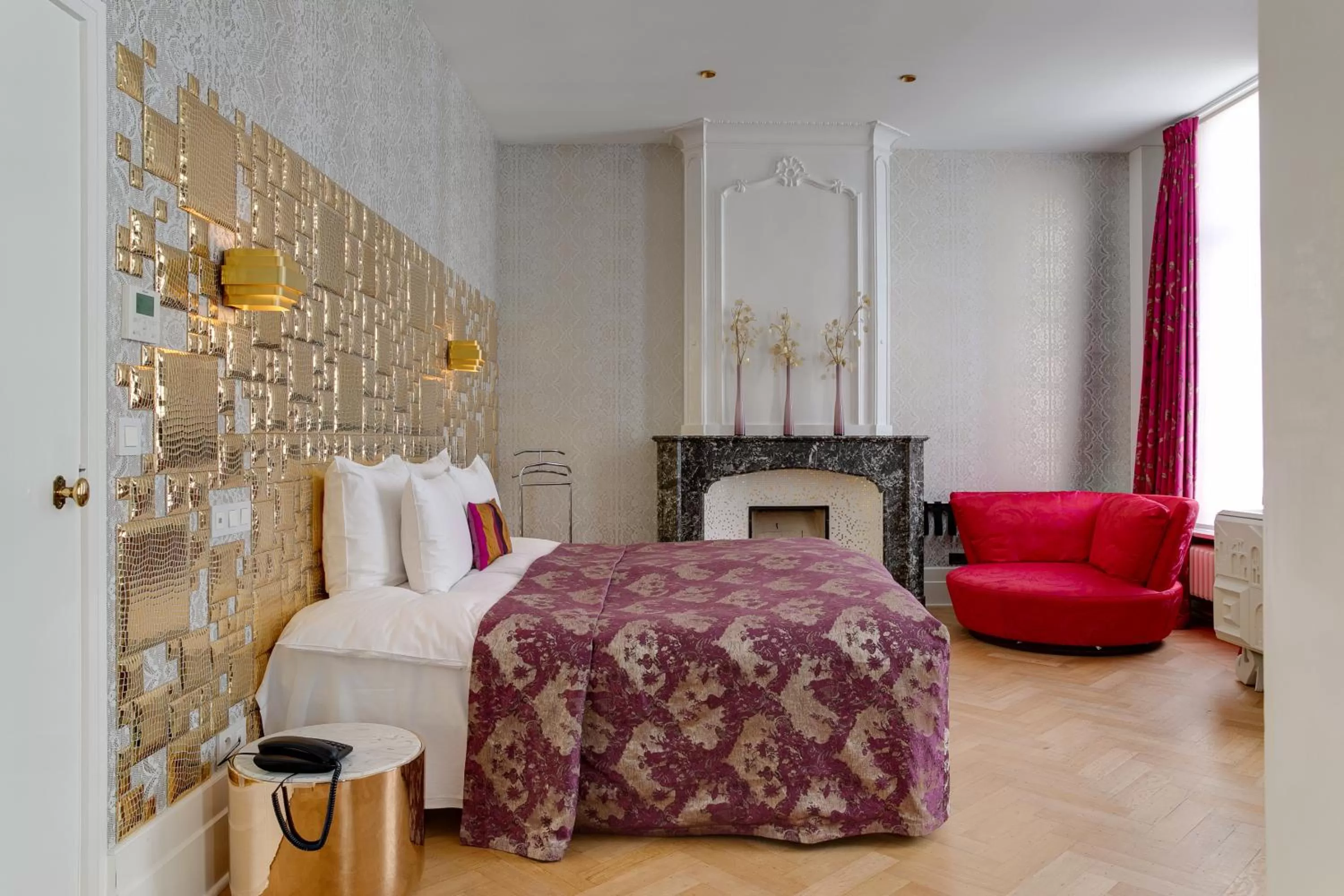 Bed in Hotel De Witte Lelie -Small Luxury Hotels of the World