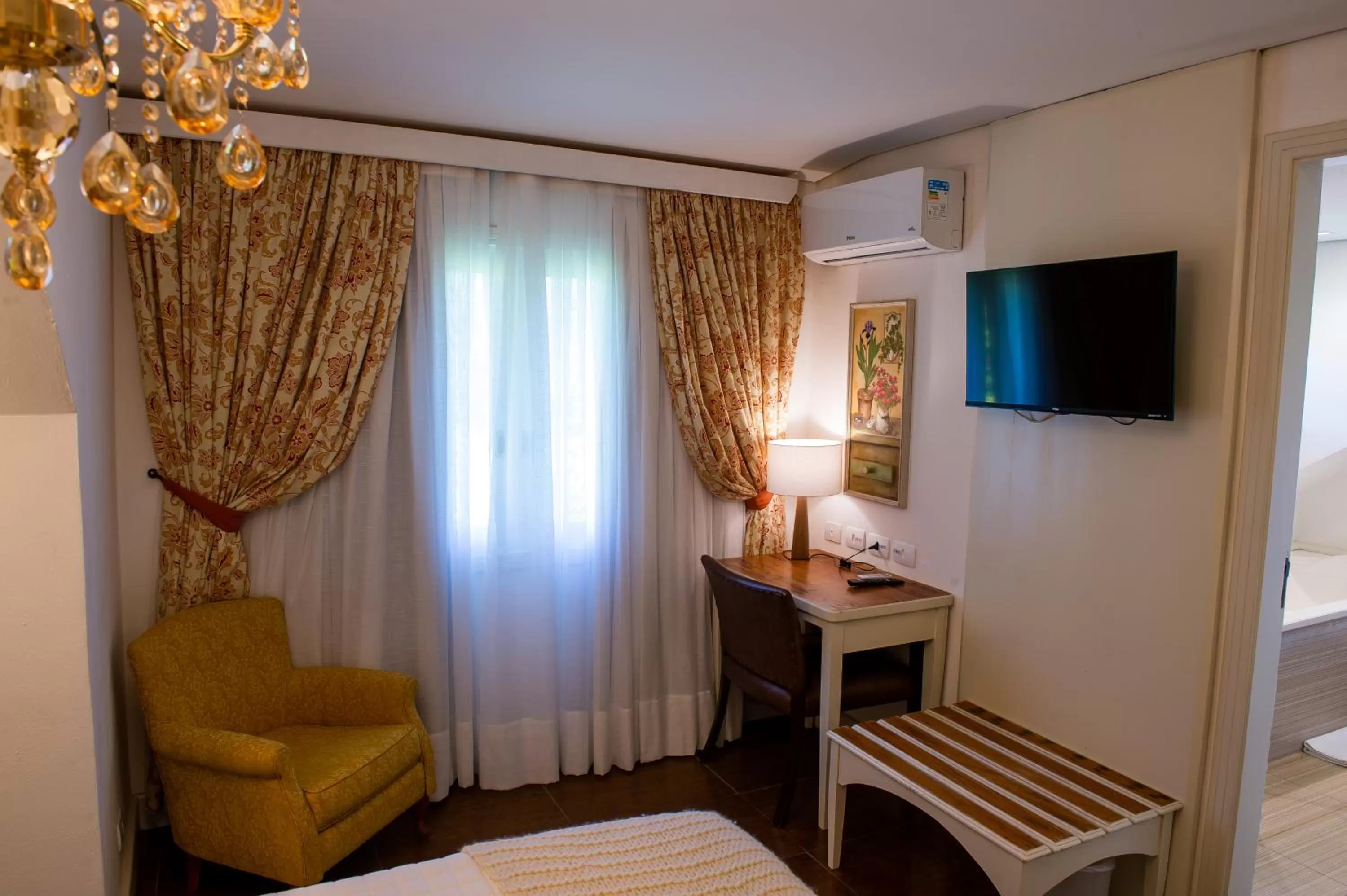 TV and multimedia, TV/Entertainment Center in Pousada das Lavandas