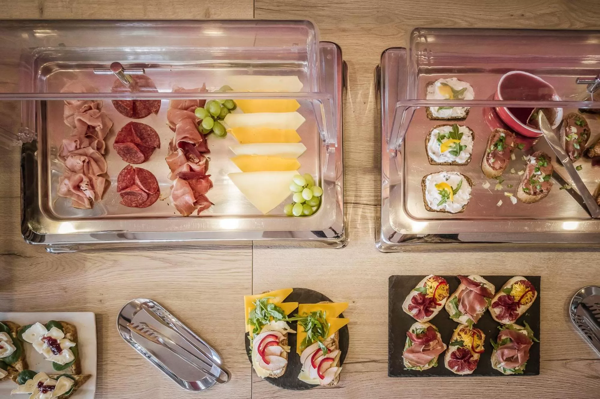 Buffet breakfast in Hotel Grunt