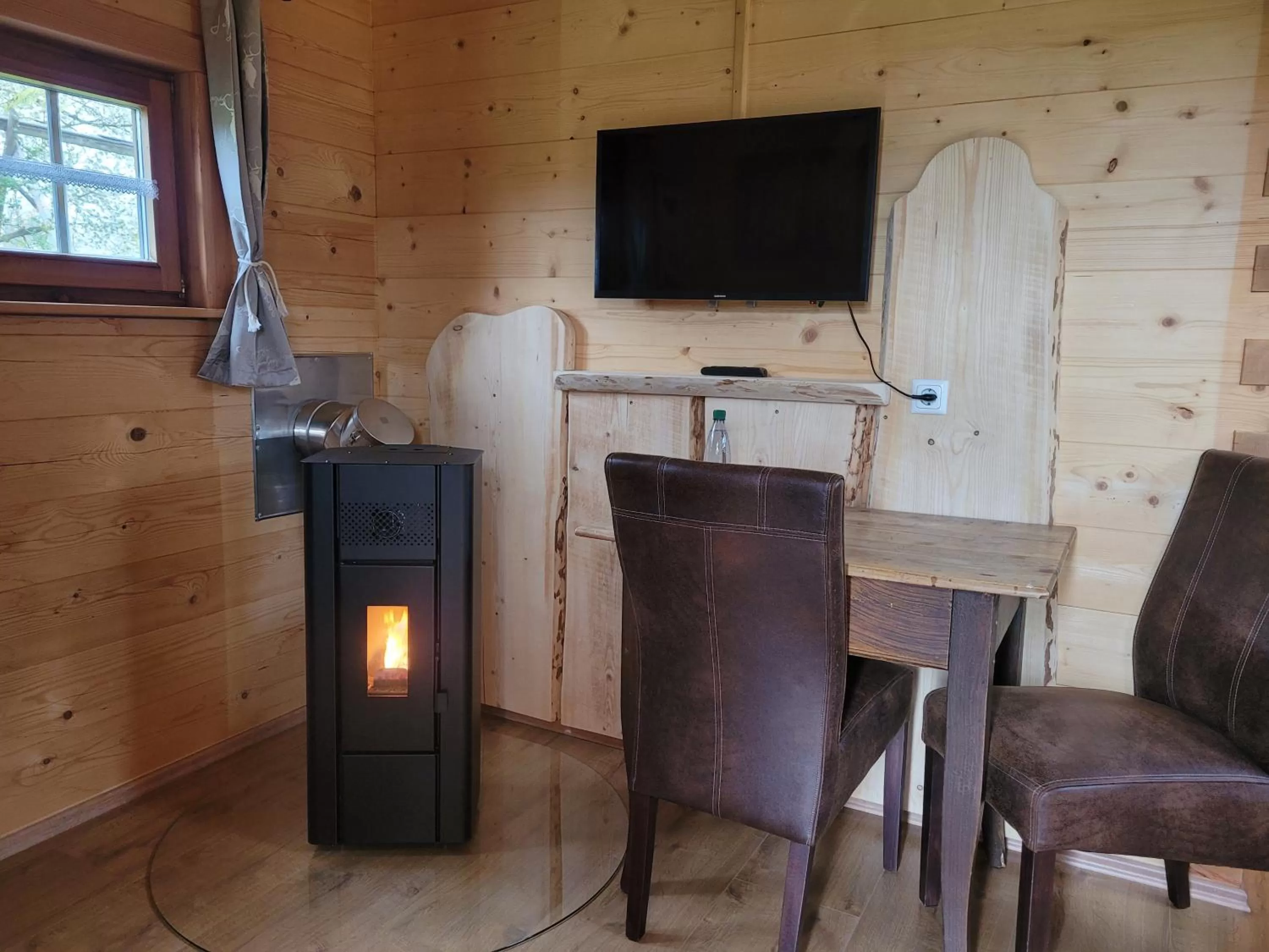 pet friendly, TV/Entertainment Center in Landhotel Großeiberhof