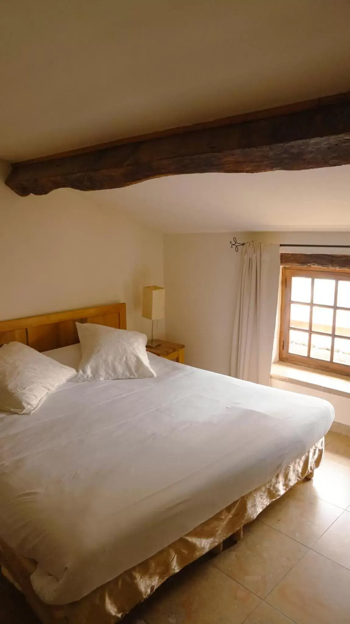 Superior Double Room in Hôtel la Fête en Provence Superior Double Room in Hôtel la Fête en Provence