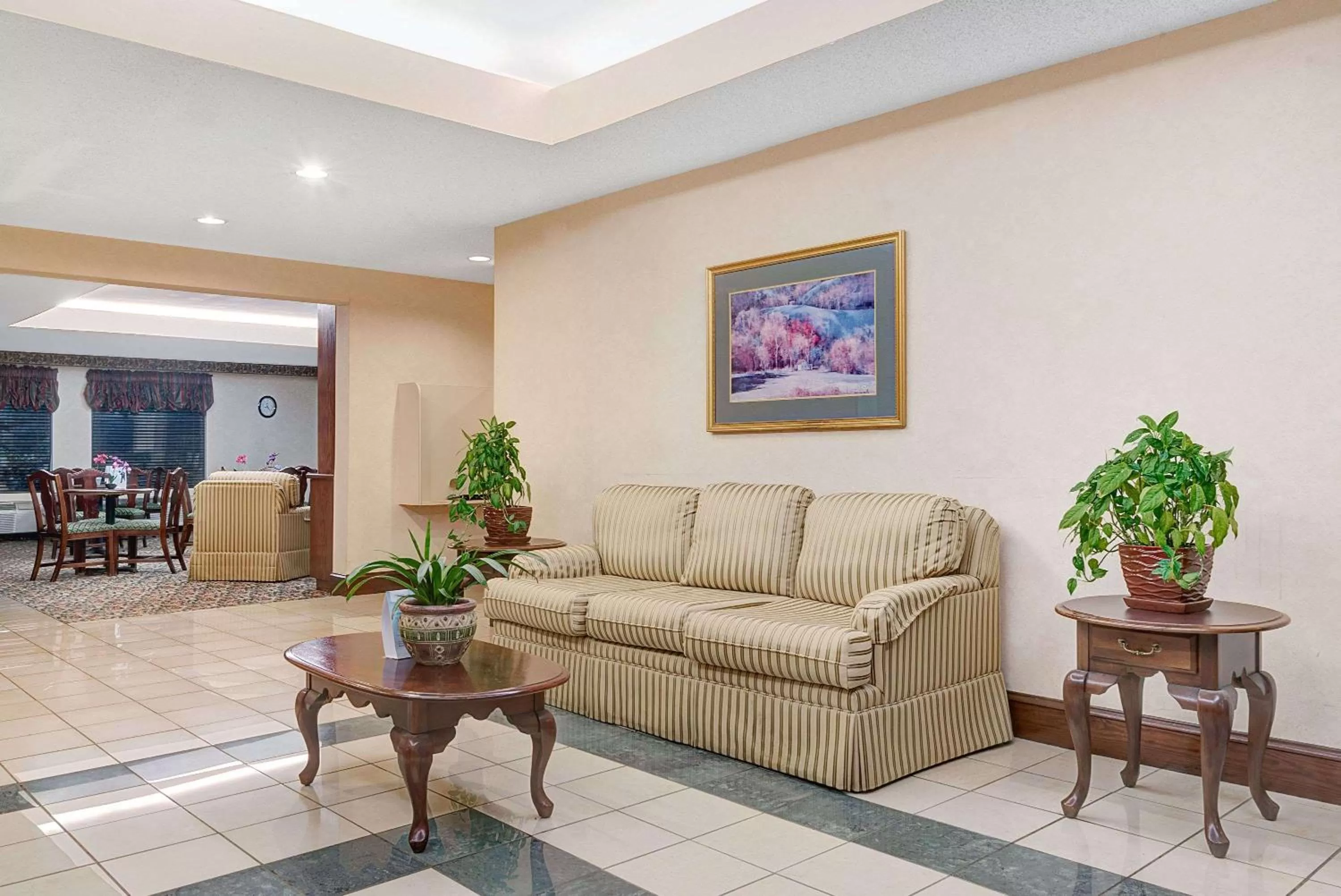 Lobby or reception in Days Inn by Wyndham Burlington East
