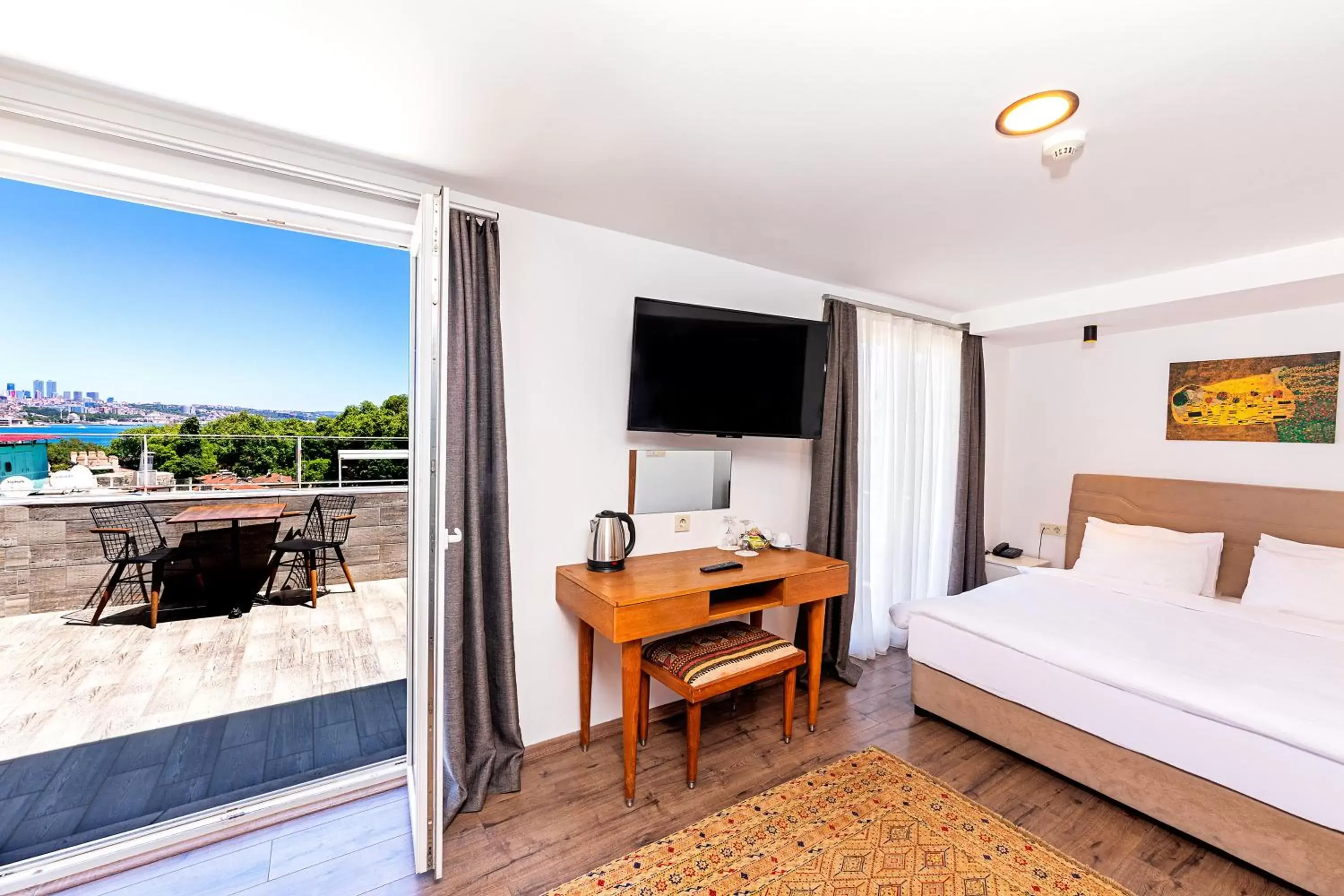 Suite with Balcony and Sea View in Neda Suite with Balcony and Sea View in Neda