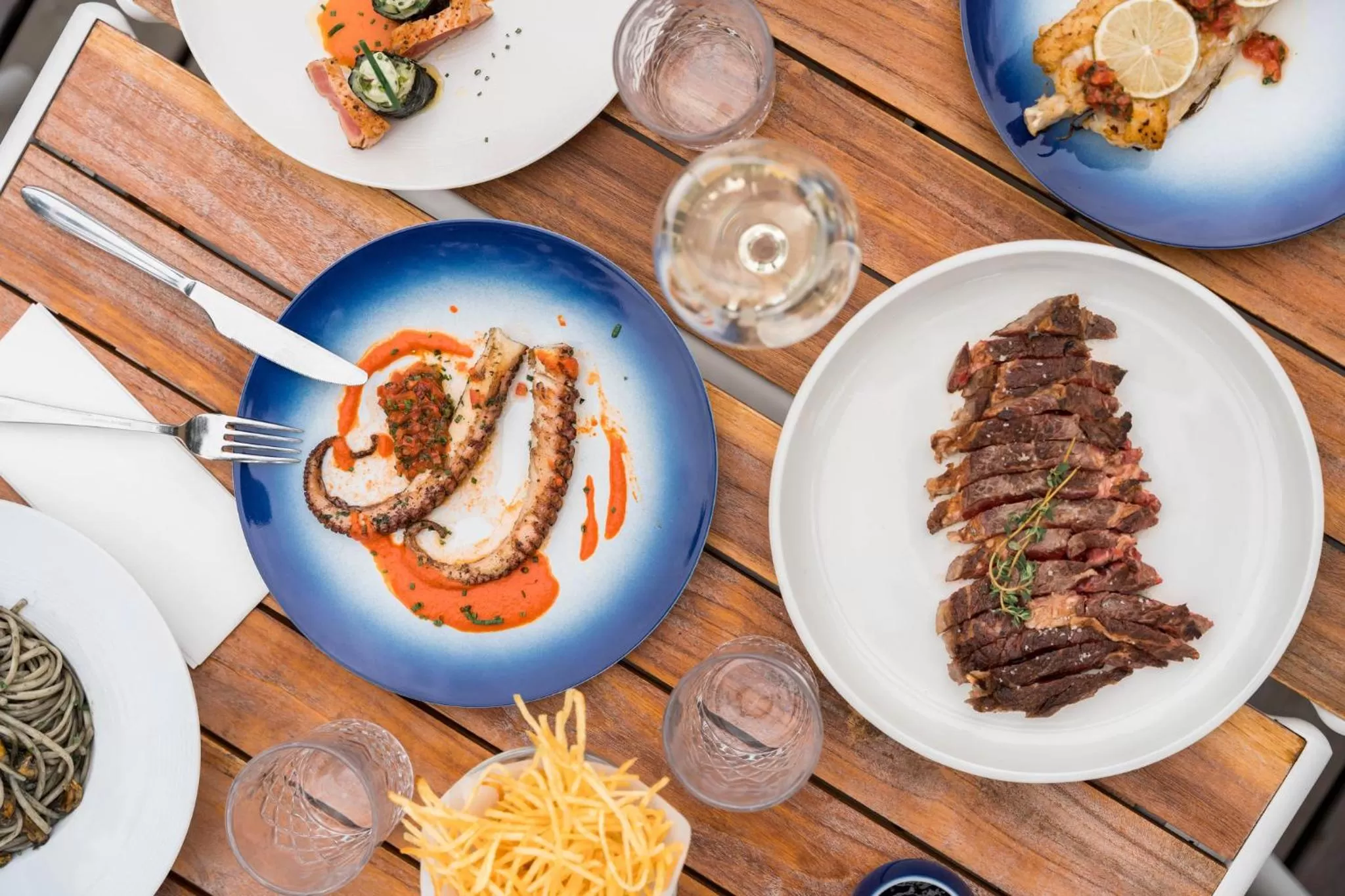 Restaurant/places to eat in Hotel Indigo Bordeaux Centre Chartrons by IHG