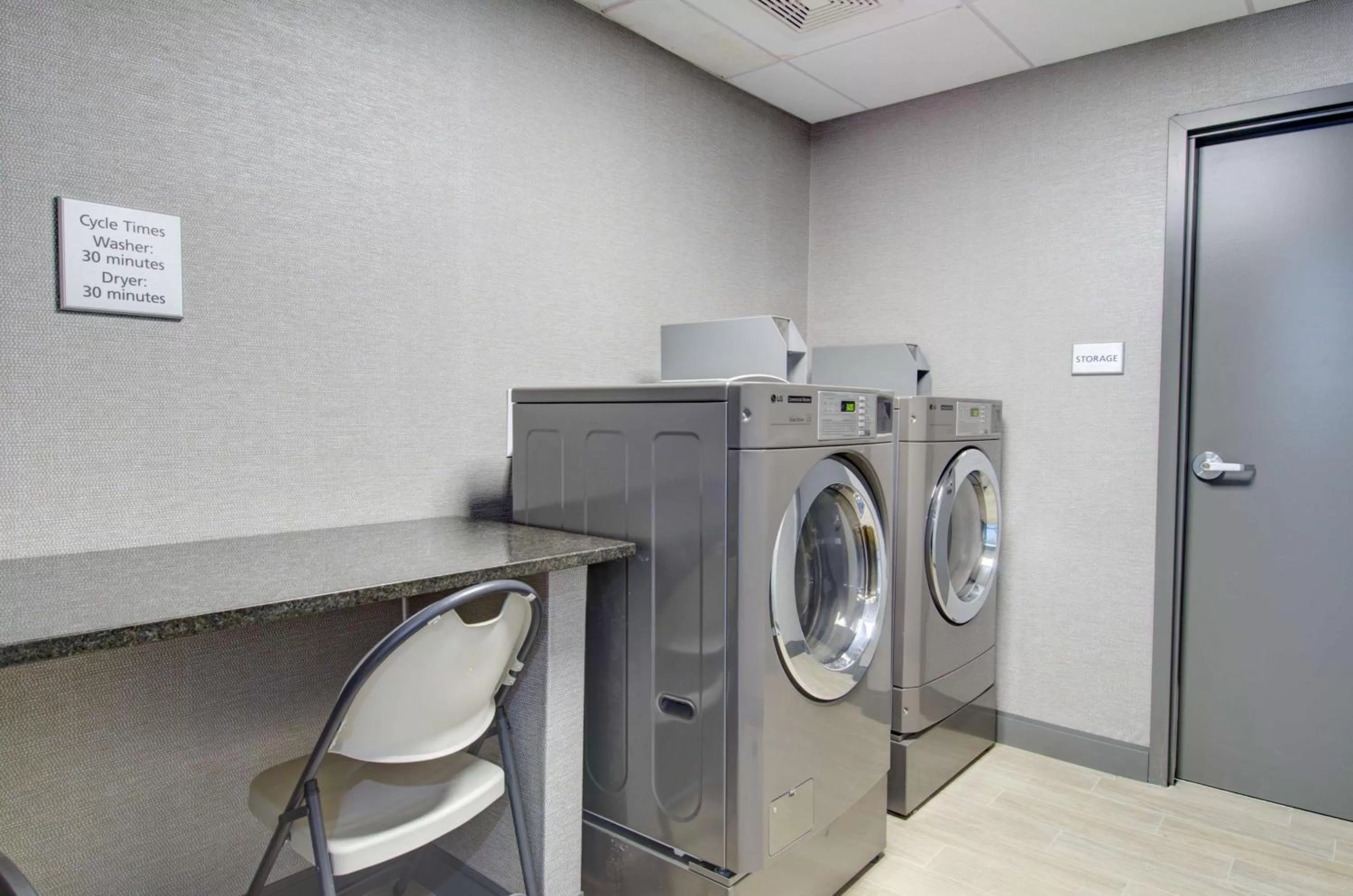 Property building in Hampton Inn & Suites Portland West