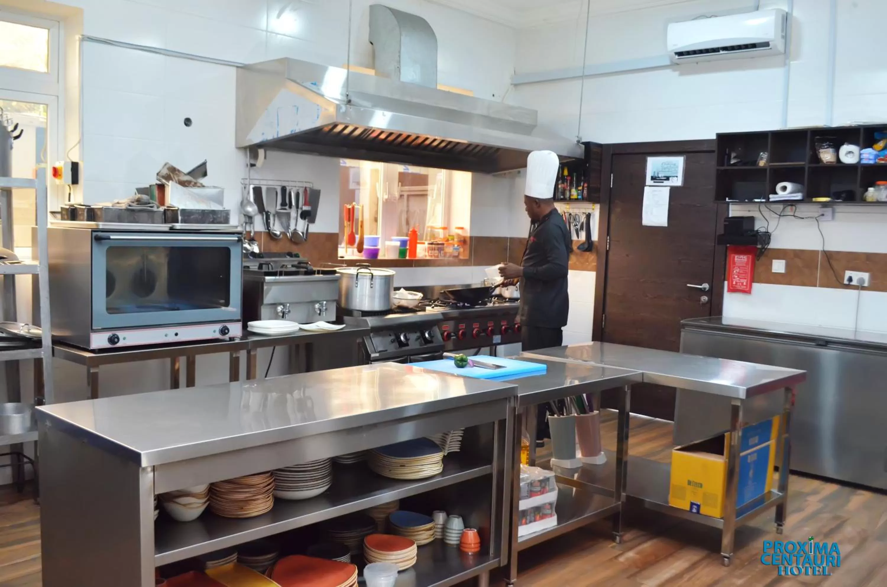 Kitchen or kitchenette in Proxima Centauri Hotel