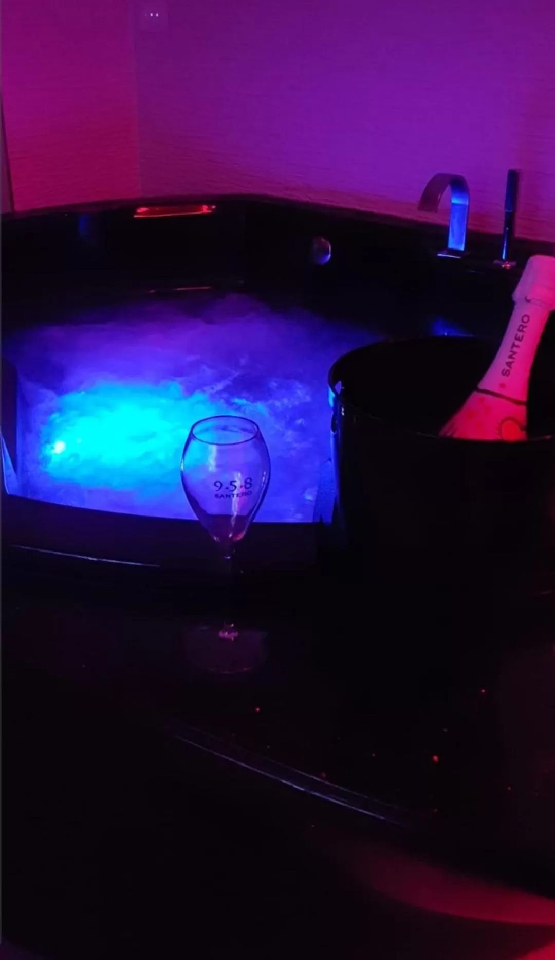 Pandora Luxury Suite