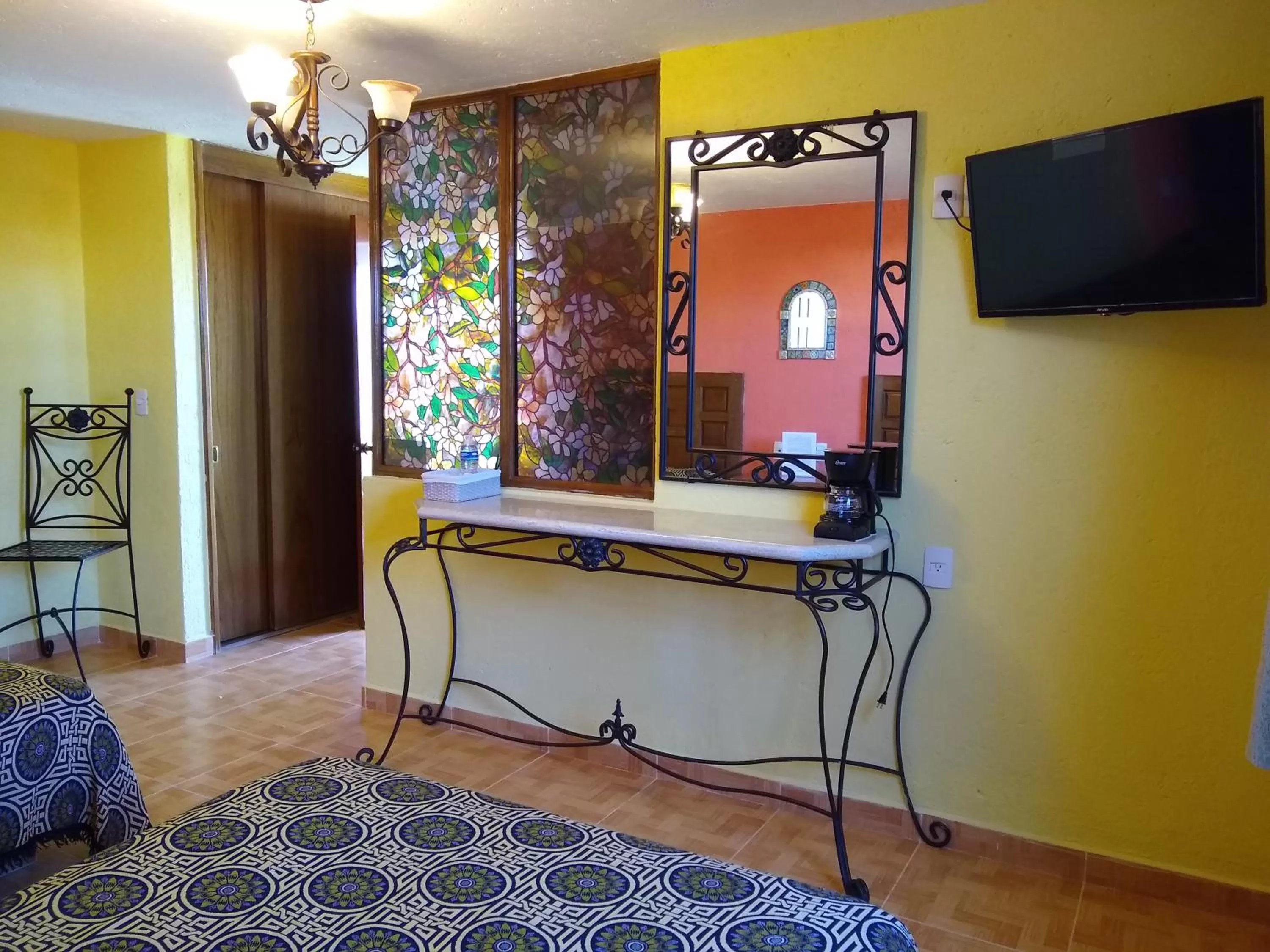 TV and multimedia, Bed in Hotel Santa Barbara