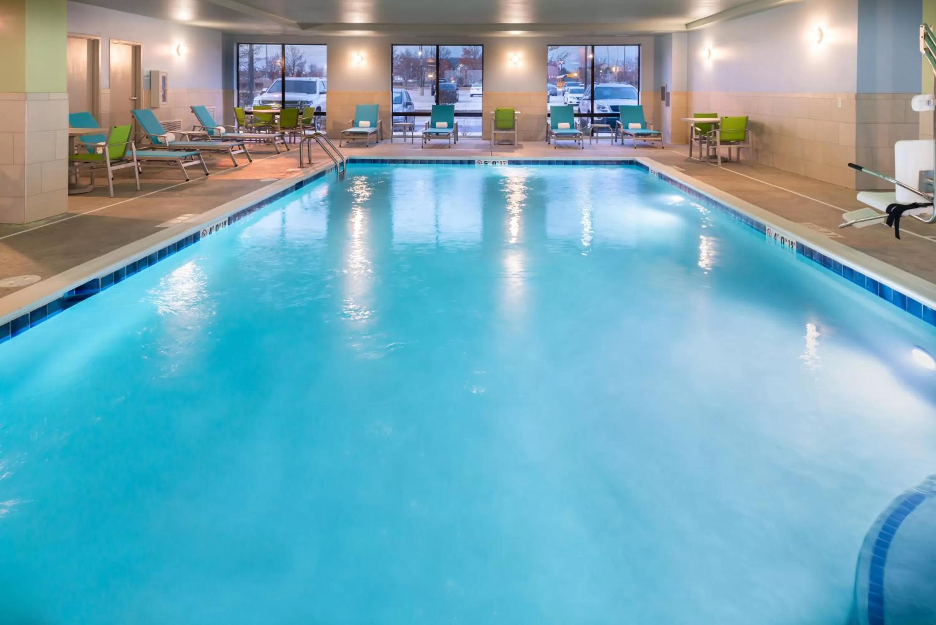 Swimming pool in Holiday Inn Express & Suites - Romeoville - Joliet North by IHG
