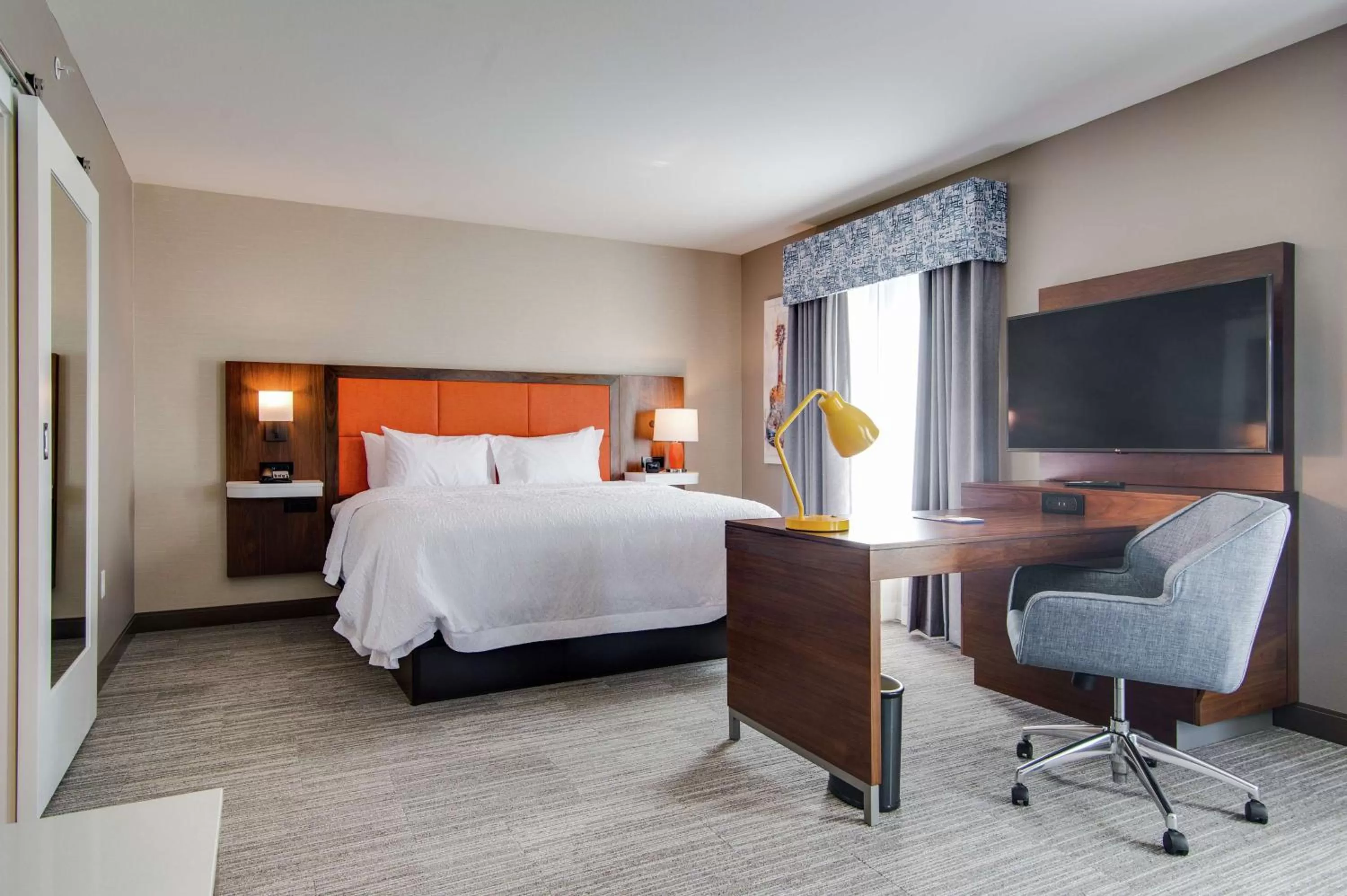 Bedroom, Bed in Hampton Inn & Suites by Hilton Nashville North Skyline