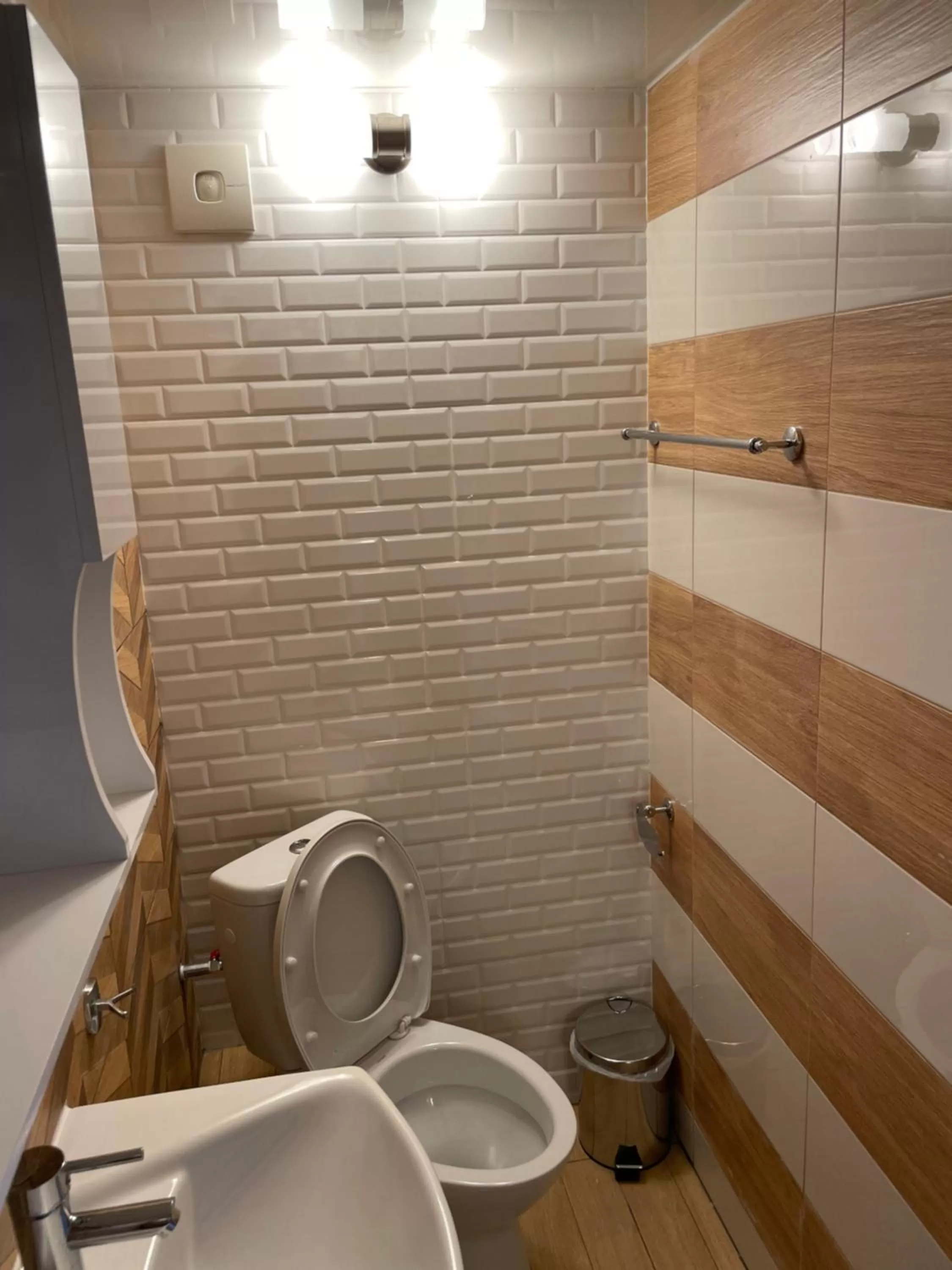 Bathroom in Family Hotel Malibu