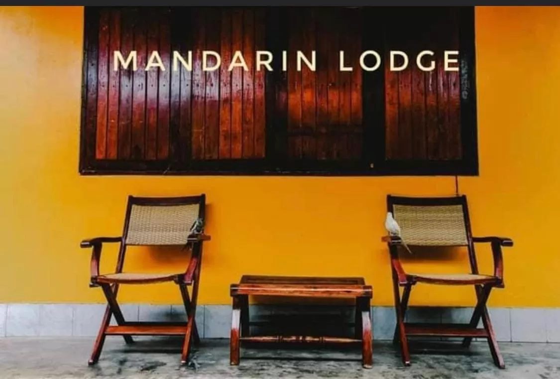 Seating area in MANDARIN LODGE by victor
