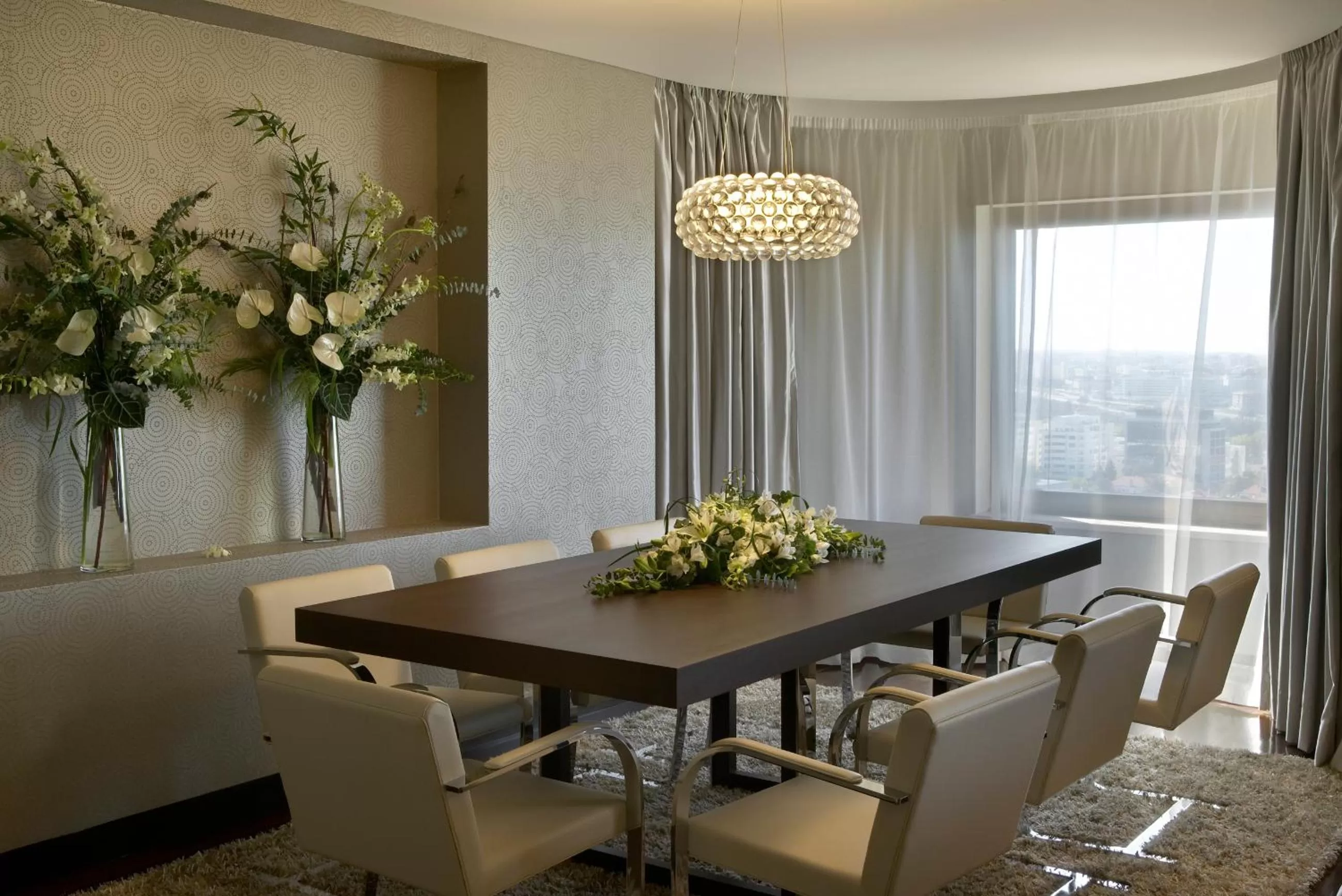 Dining area in Porto Palácio Hotel by The Editory