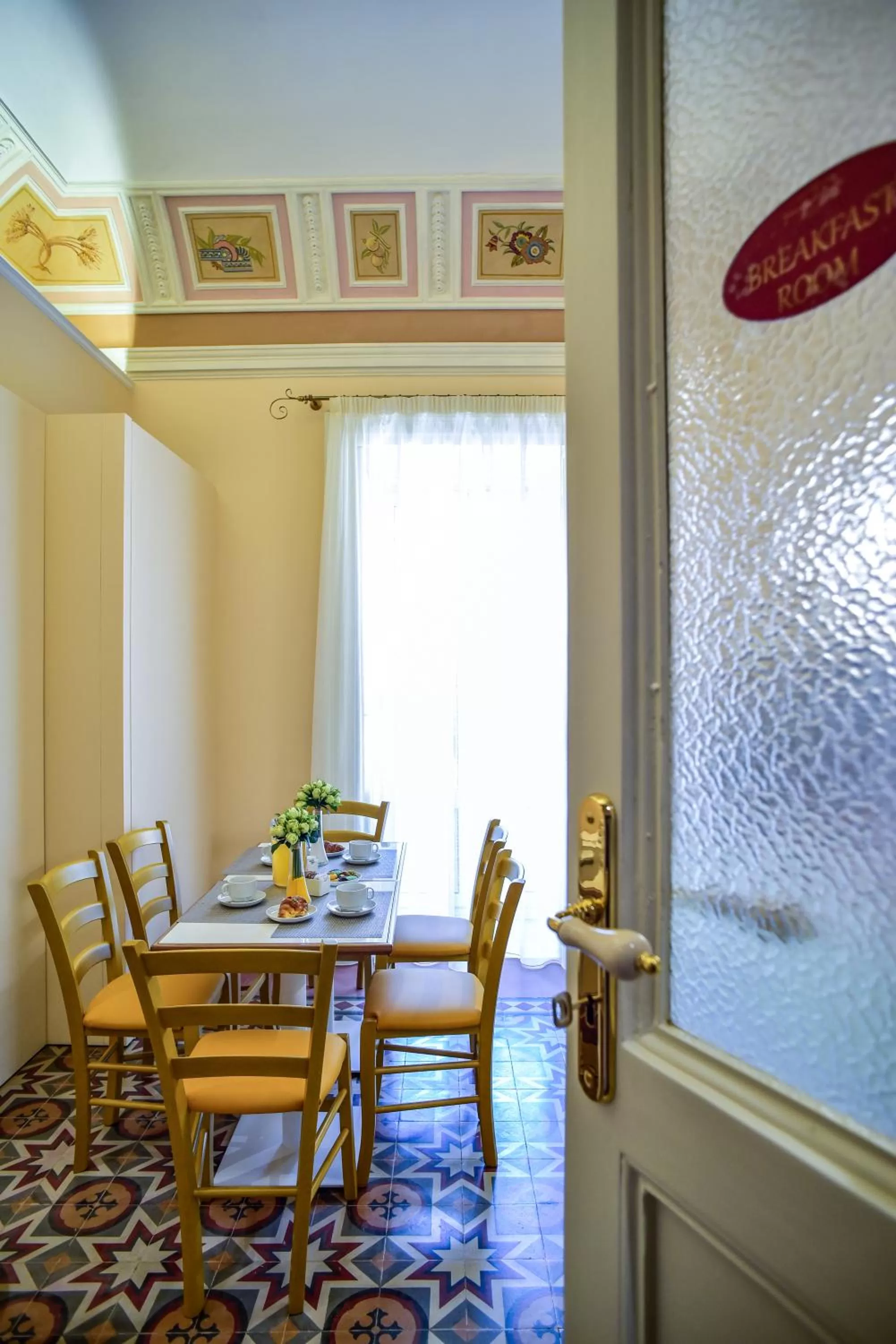 Continental breakfast in Palazzo degli Affreschi