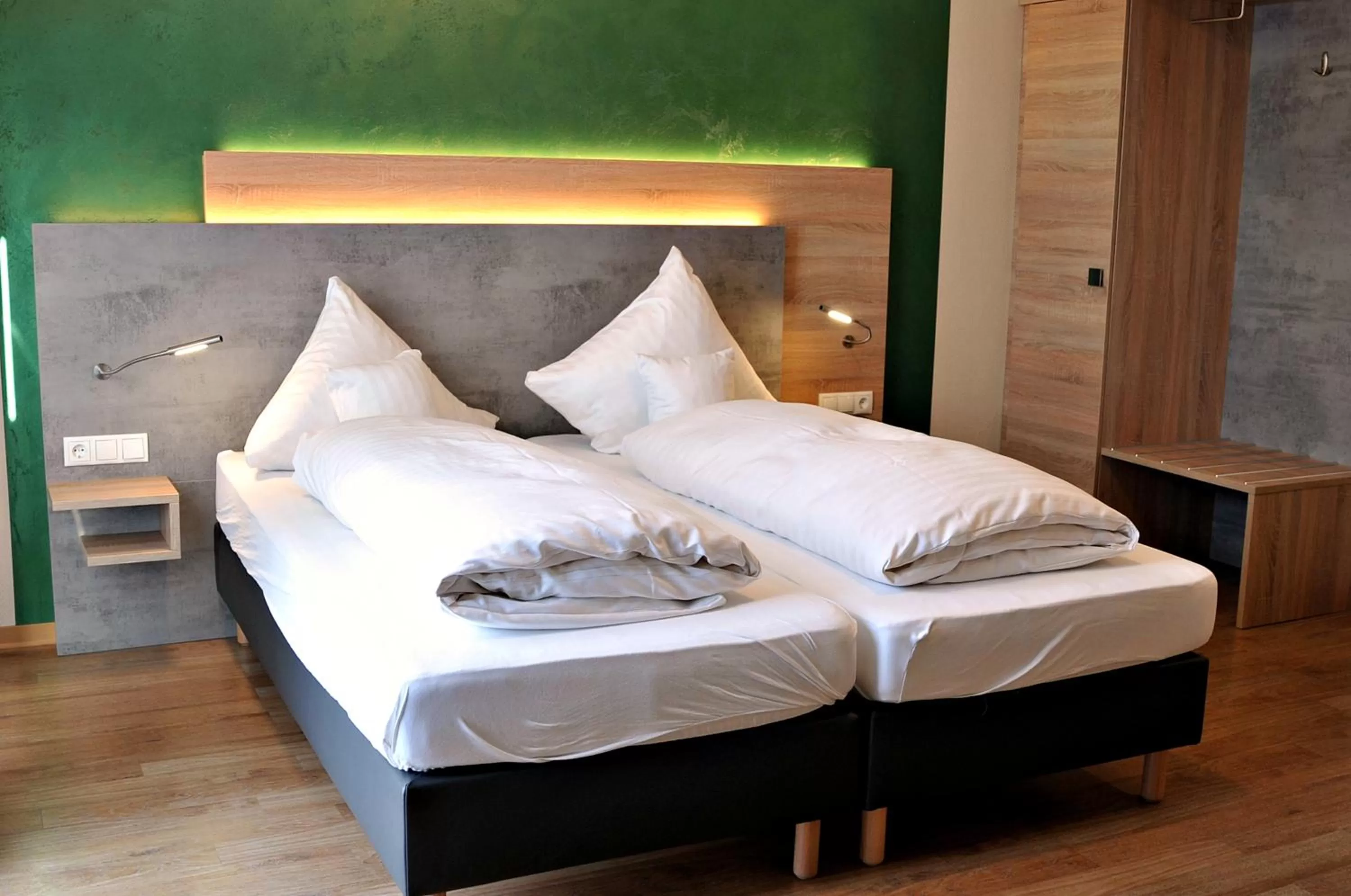 Bed in Hotel Restaurant Bürgerklause Tapken