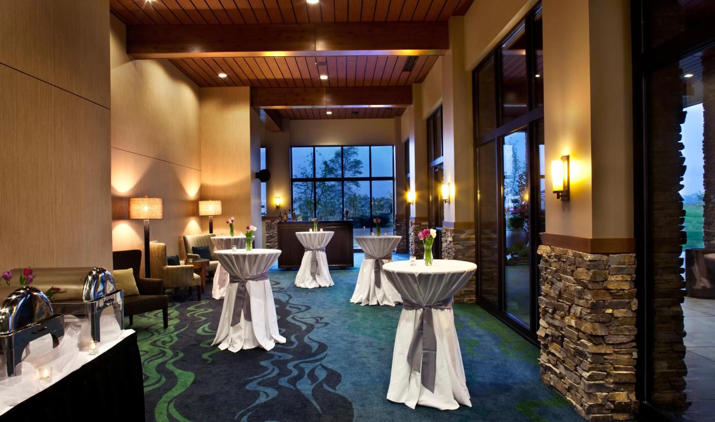 Evening entertainment in Swinomish Casino & Lodge