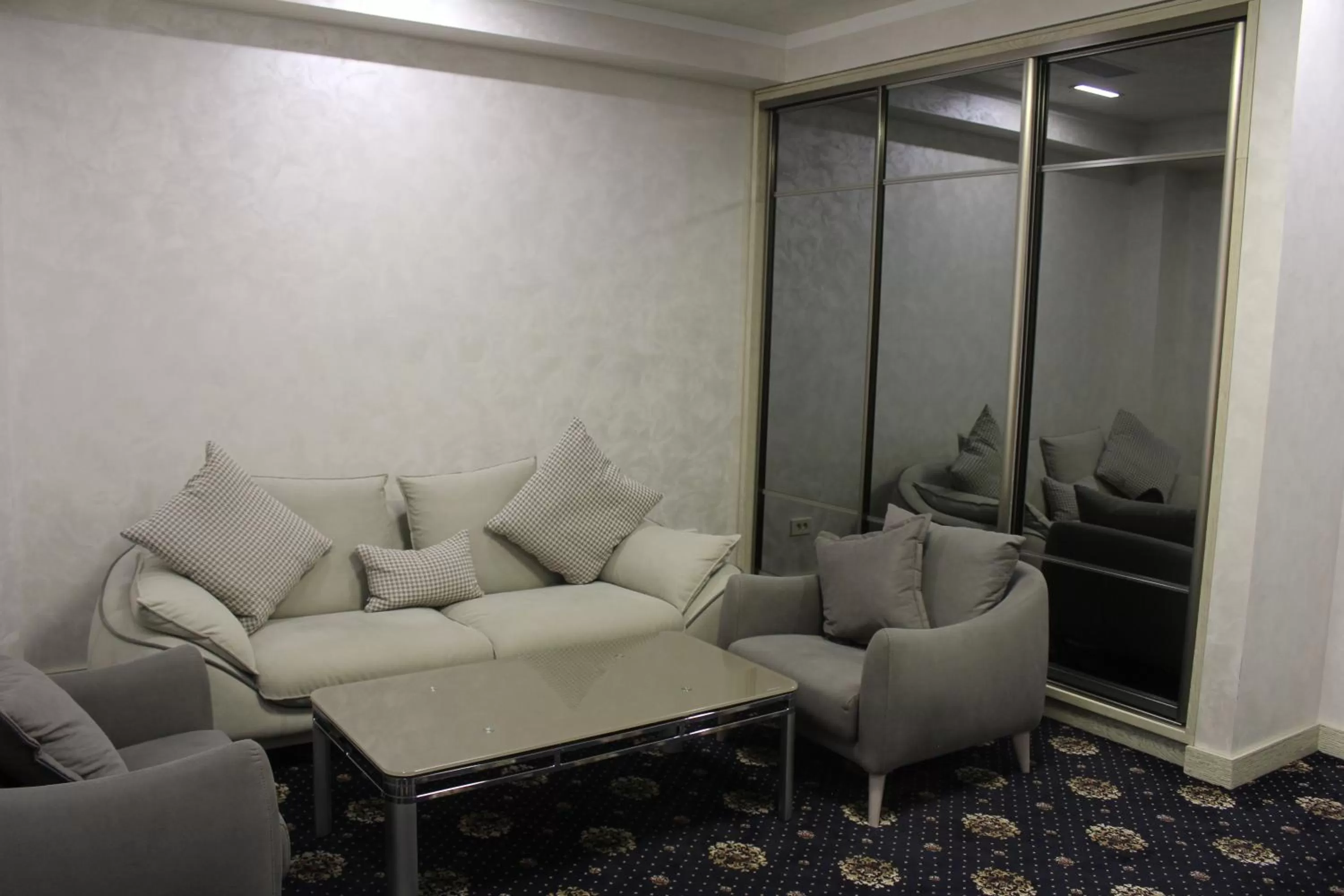 Living room, Seating Area in Erebuni Hotel Yerevan