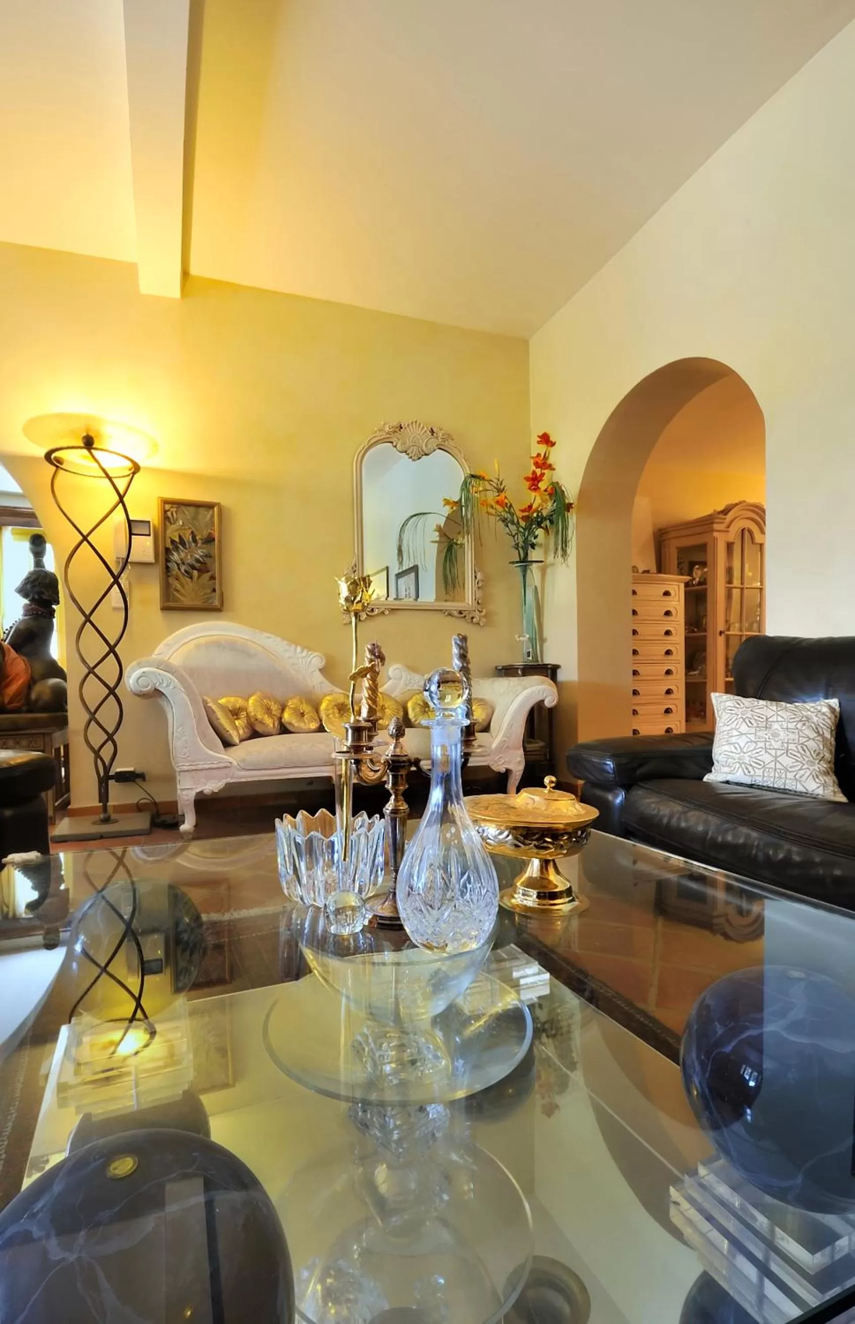 Living room, Bed in Mas de la Montille