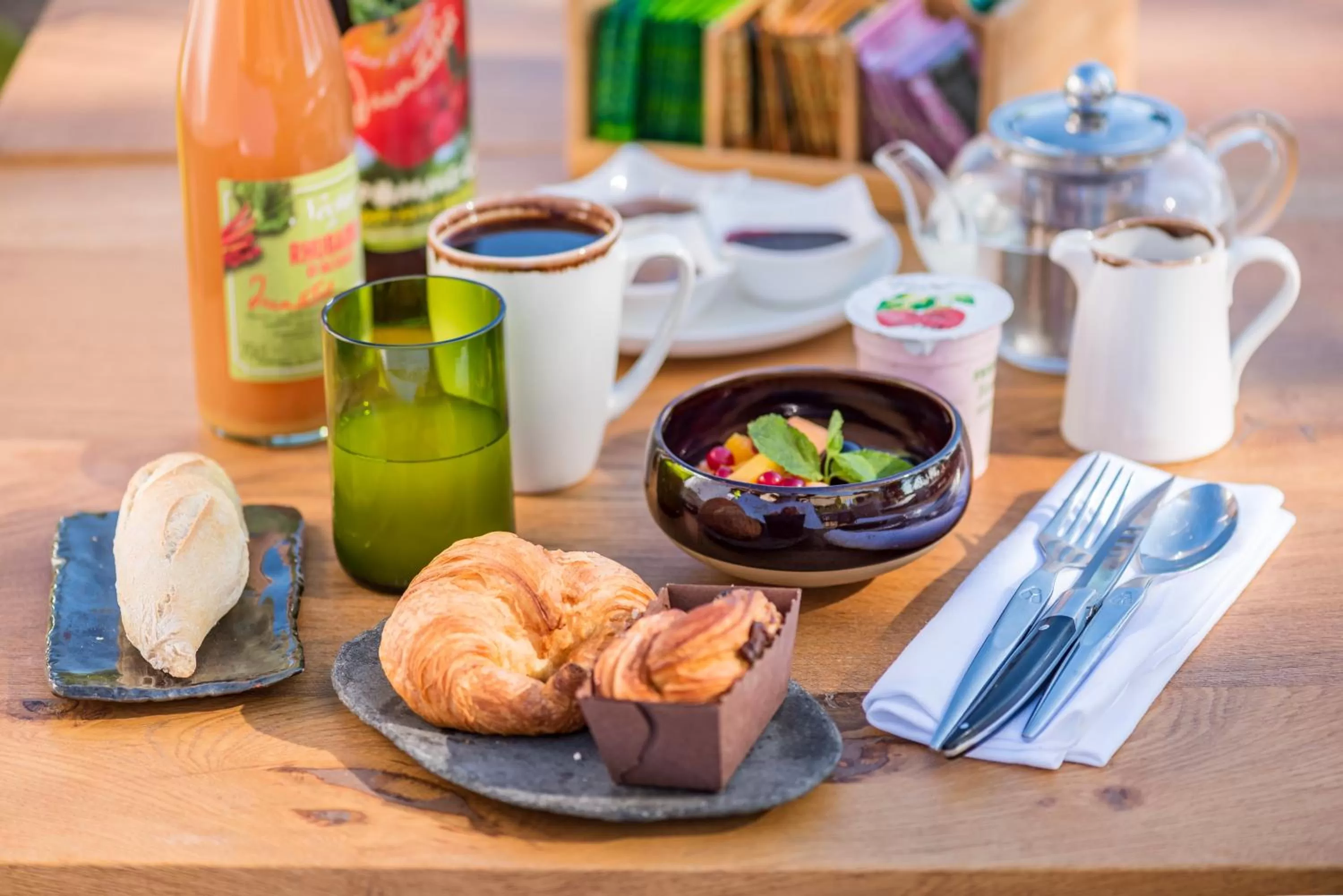 Food and drinks in Hôtel La Garenne