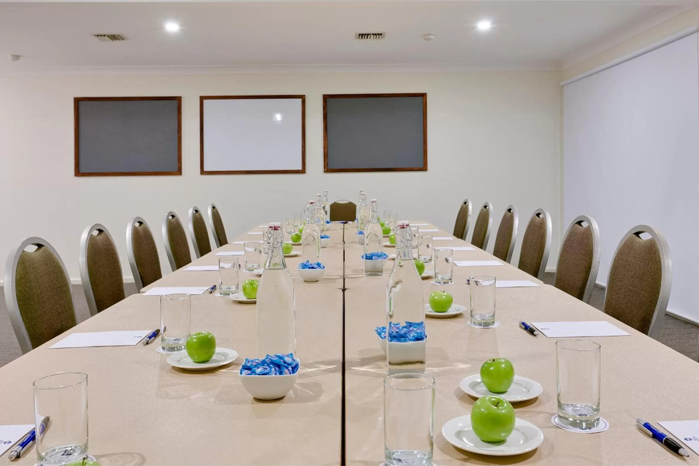 Meeting/conference room in Tall Trees Ainslie Motel