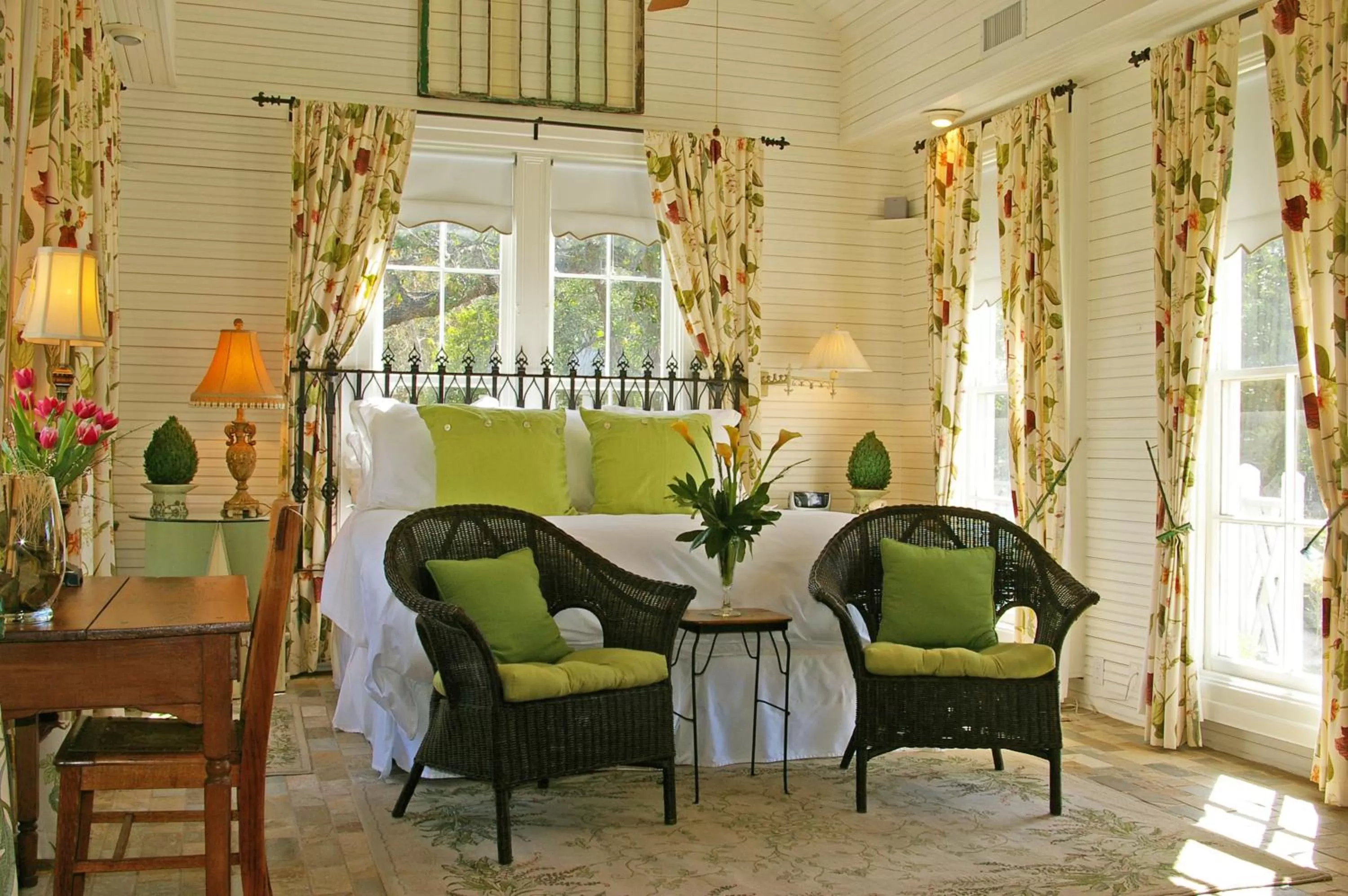 Bed in Rainbow Courts