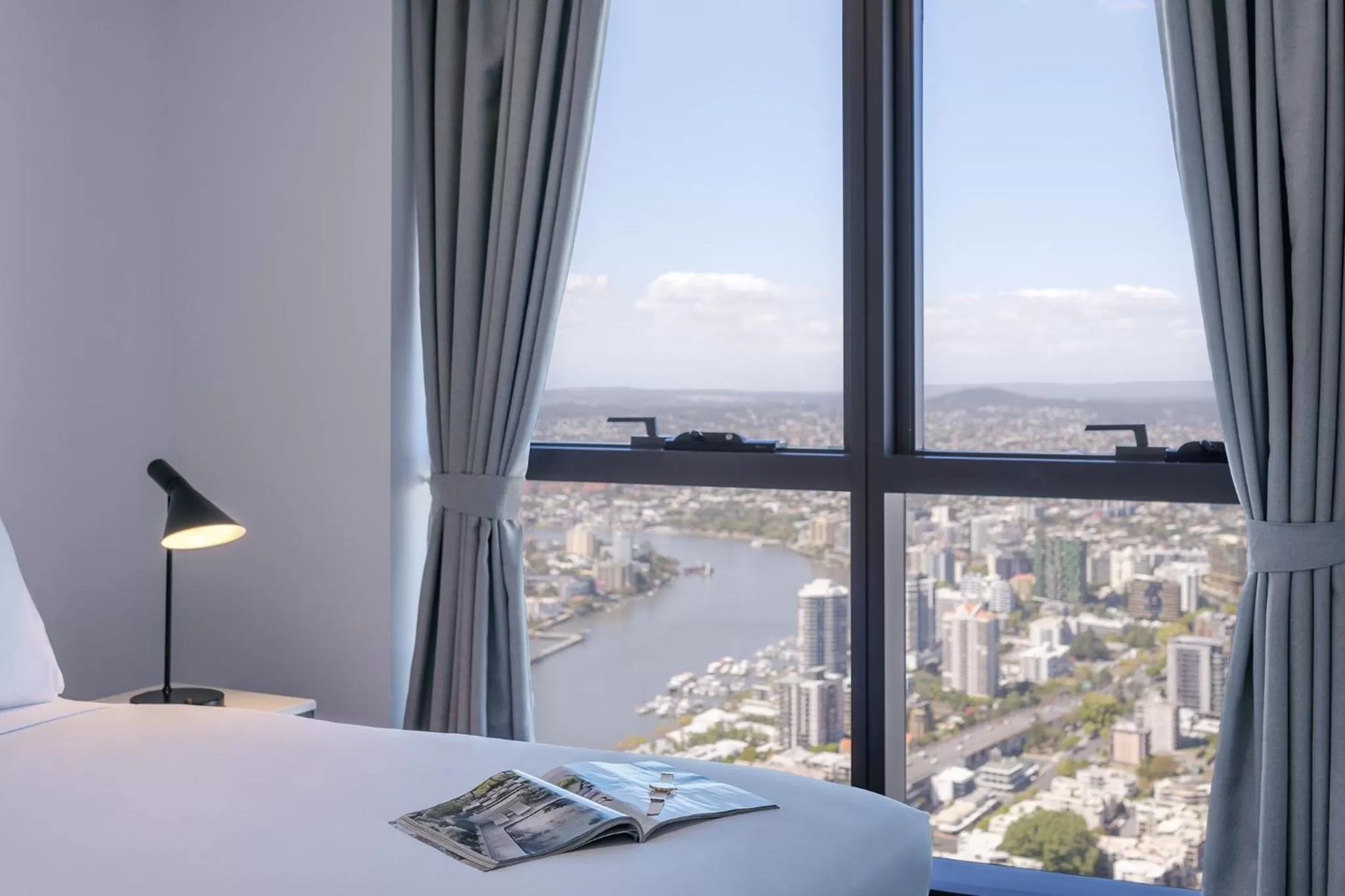 Bed in Meriton Suites Adelaide Street, Brisbane