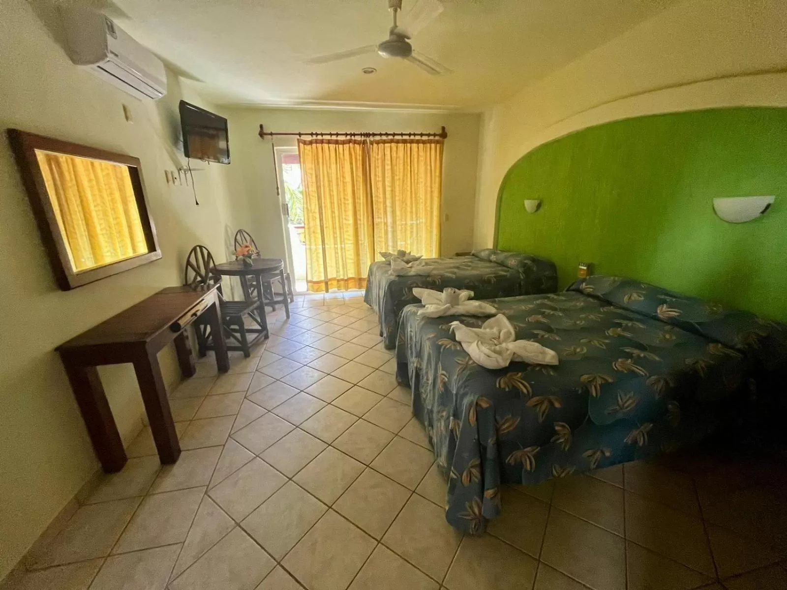 Bed in Hotel Castillo Del Mar - 5 Th Ave