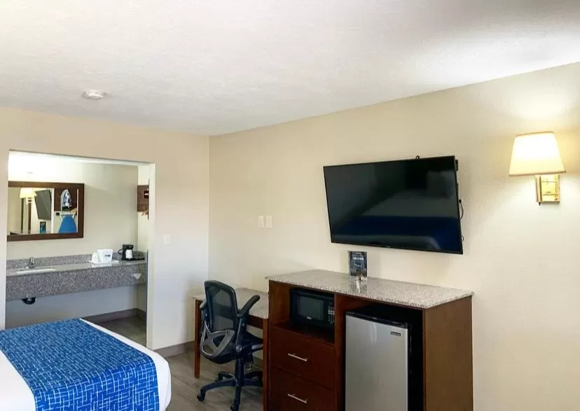 Bed in Travelodge by Wyndham Cedar City