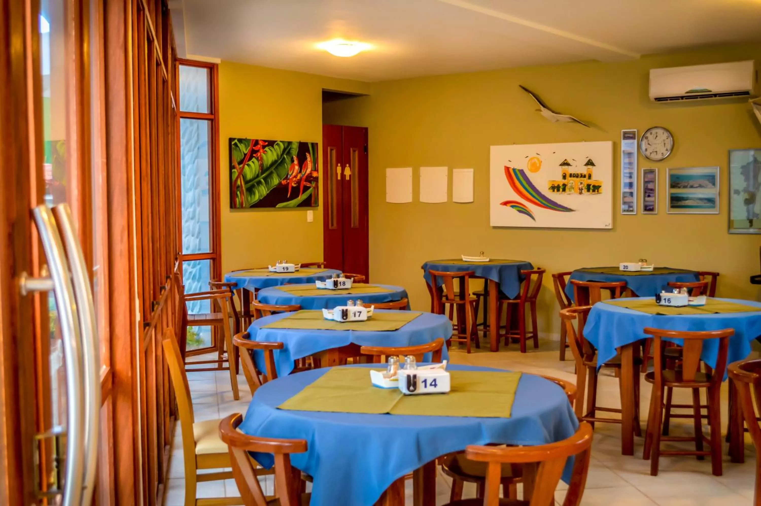 Restaurant/places to eat in Village Paraíso