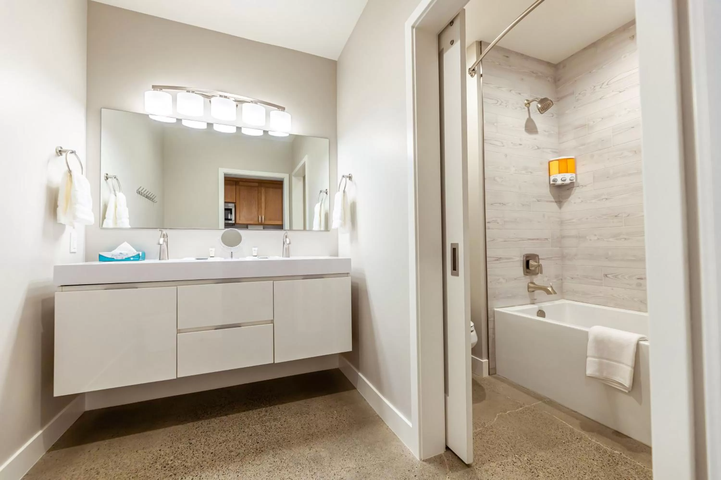 Baywood Inn Bed & Breakfast