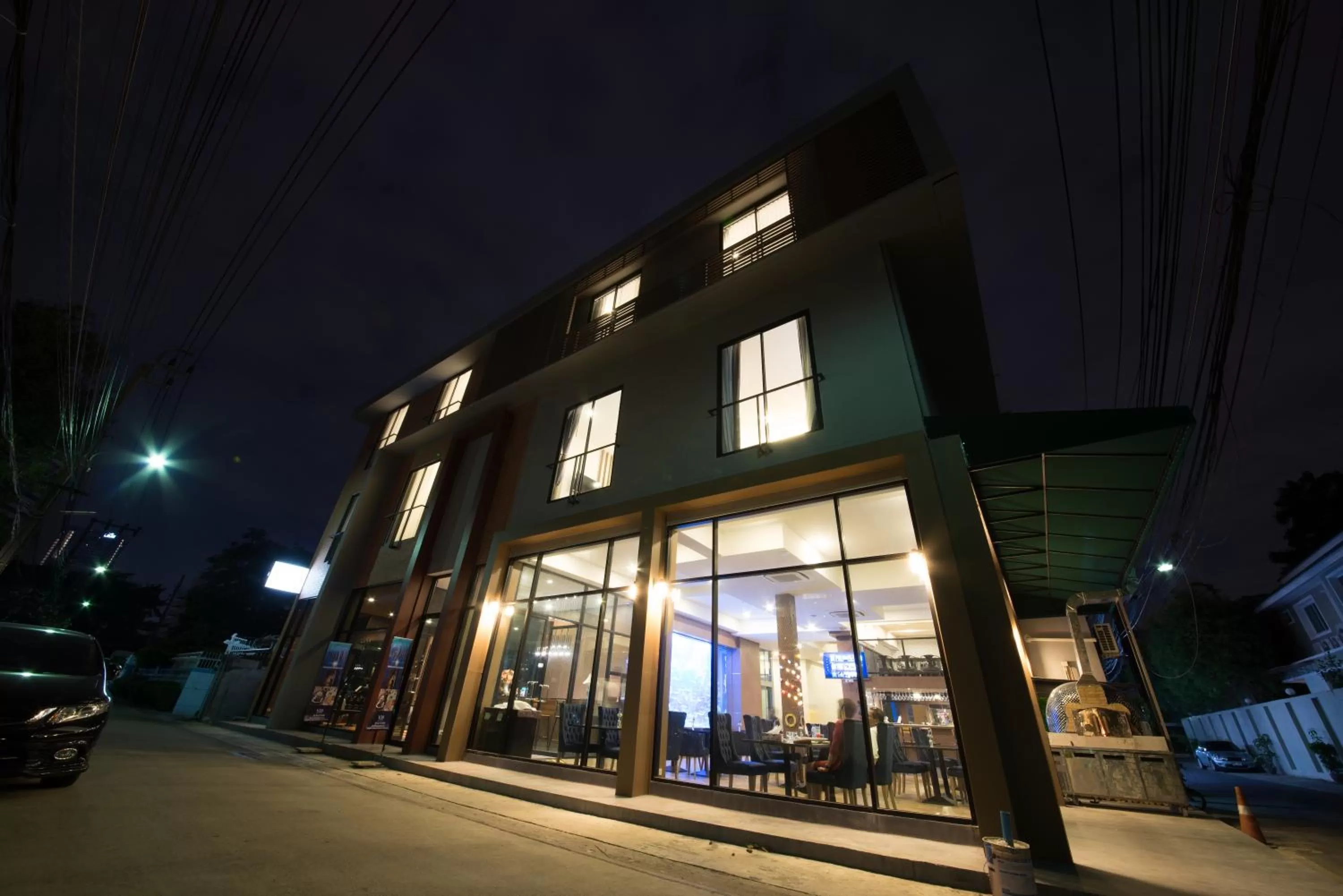 Property building in V20 Boutique Jacuzzi Hotel