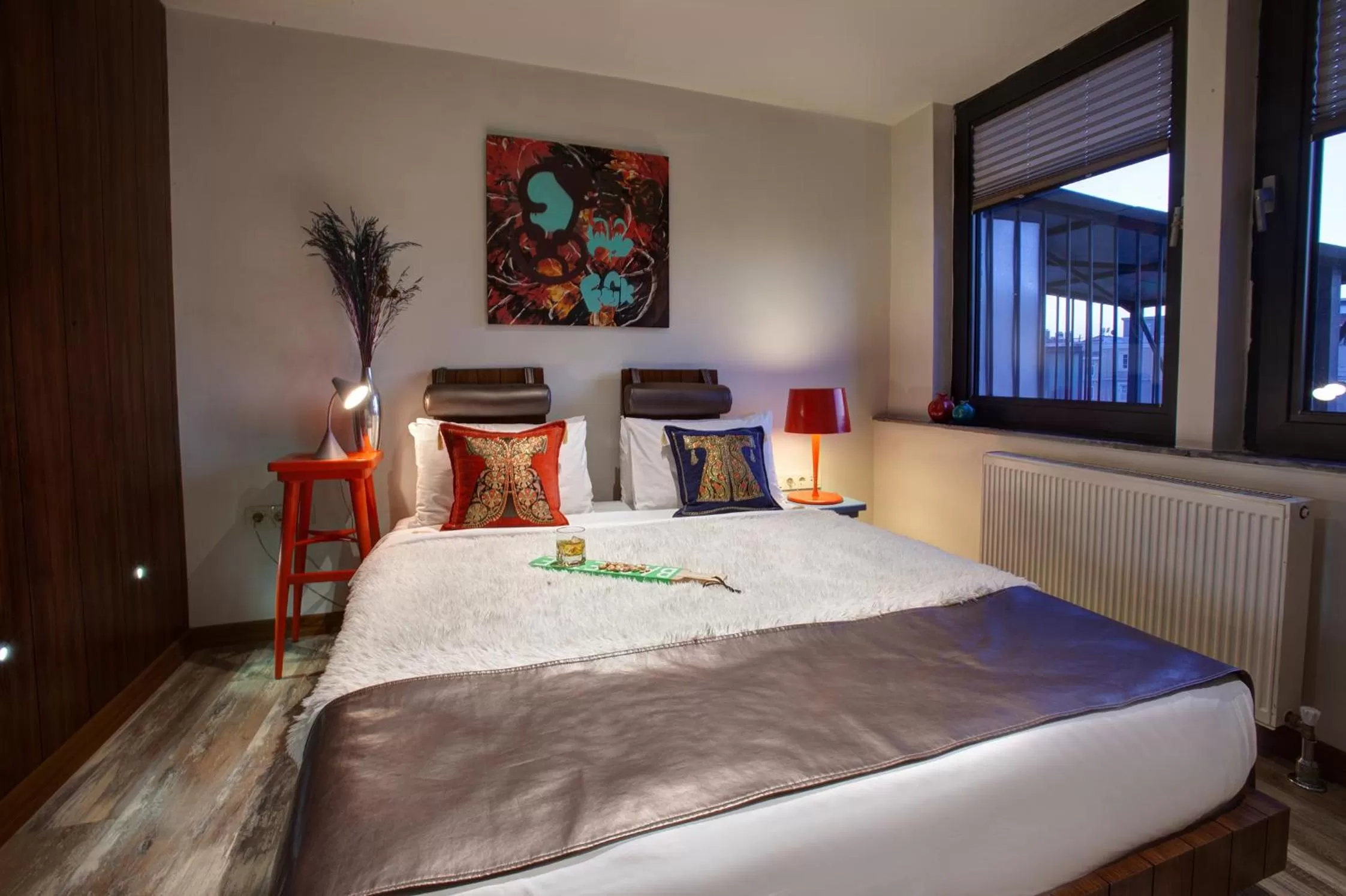 Photo of the whole room, Bed in Duo Galata Hotel