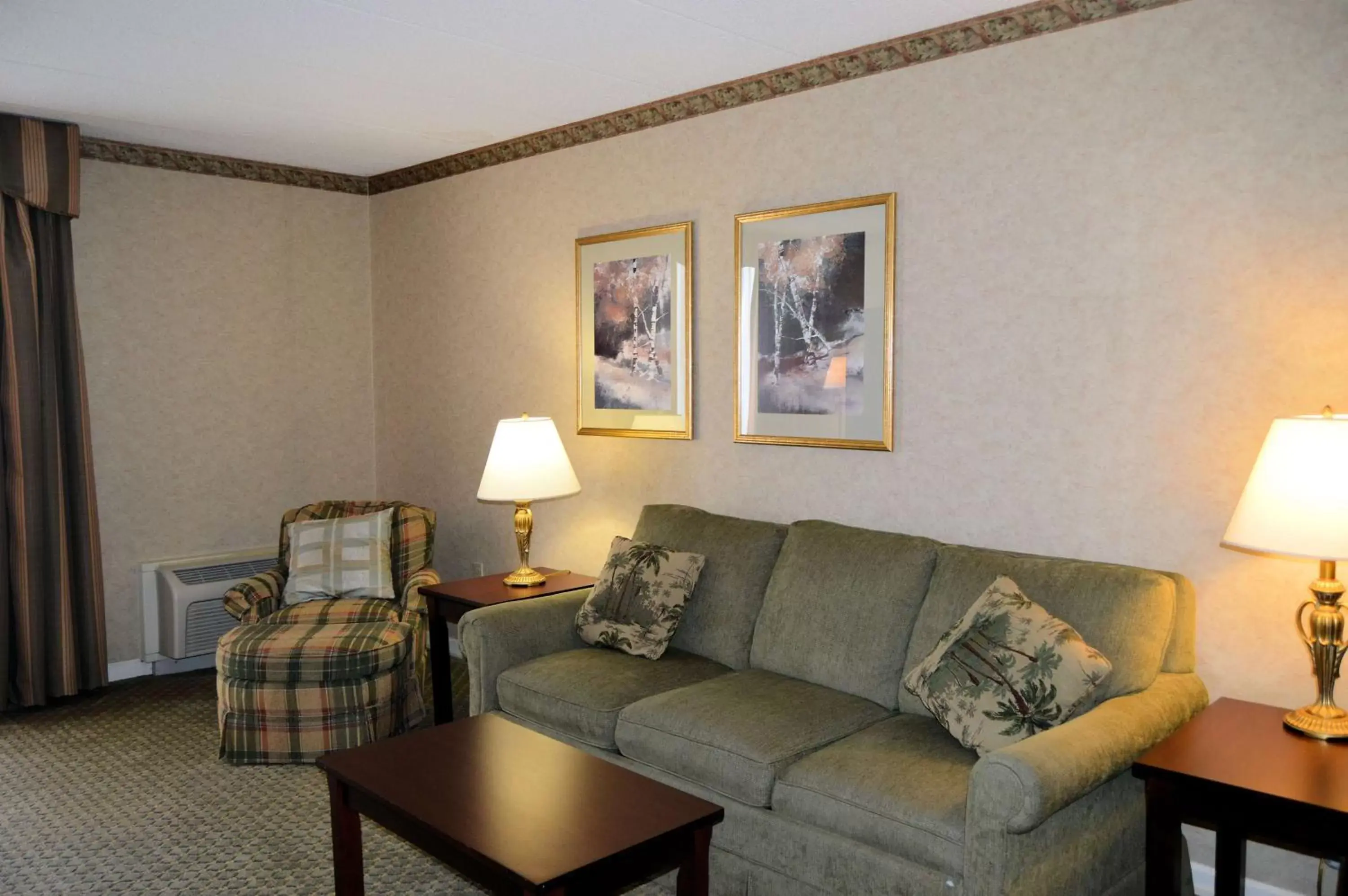 King Suite with Sofa Bed and Hot Tub - Non-Smoking in Best Western Plus Wilkes Barre Center City King Suite with Sofa Bed and Hot Tub - Non-Smoking in Best Western Plus Wilkes Barre Center City
