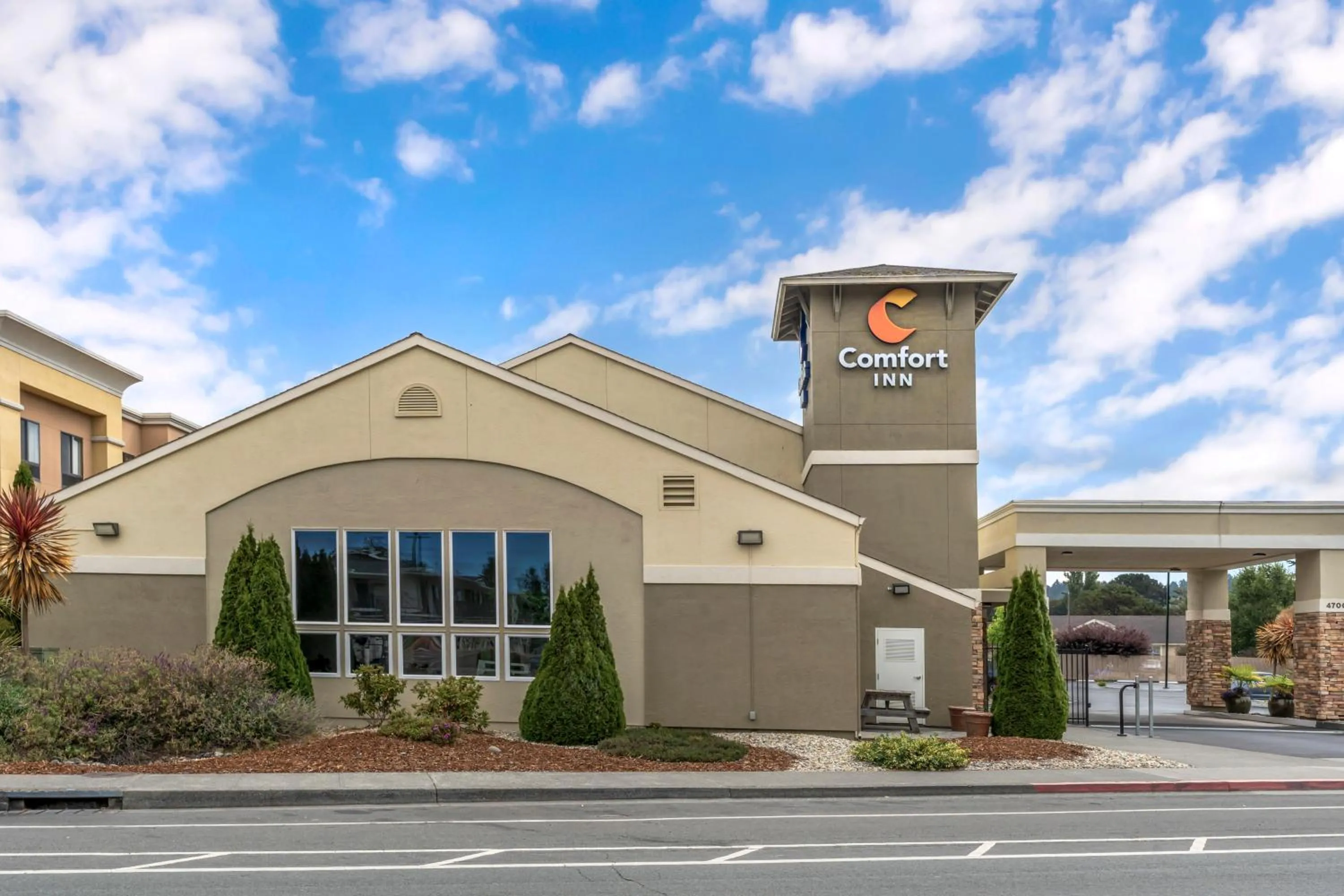 Property building in Comfort Inn Arcata