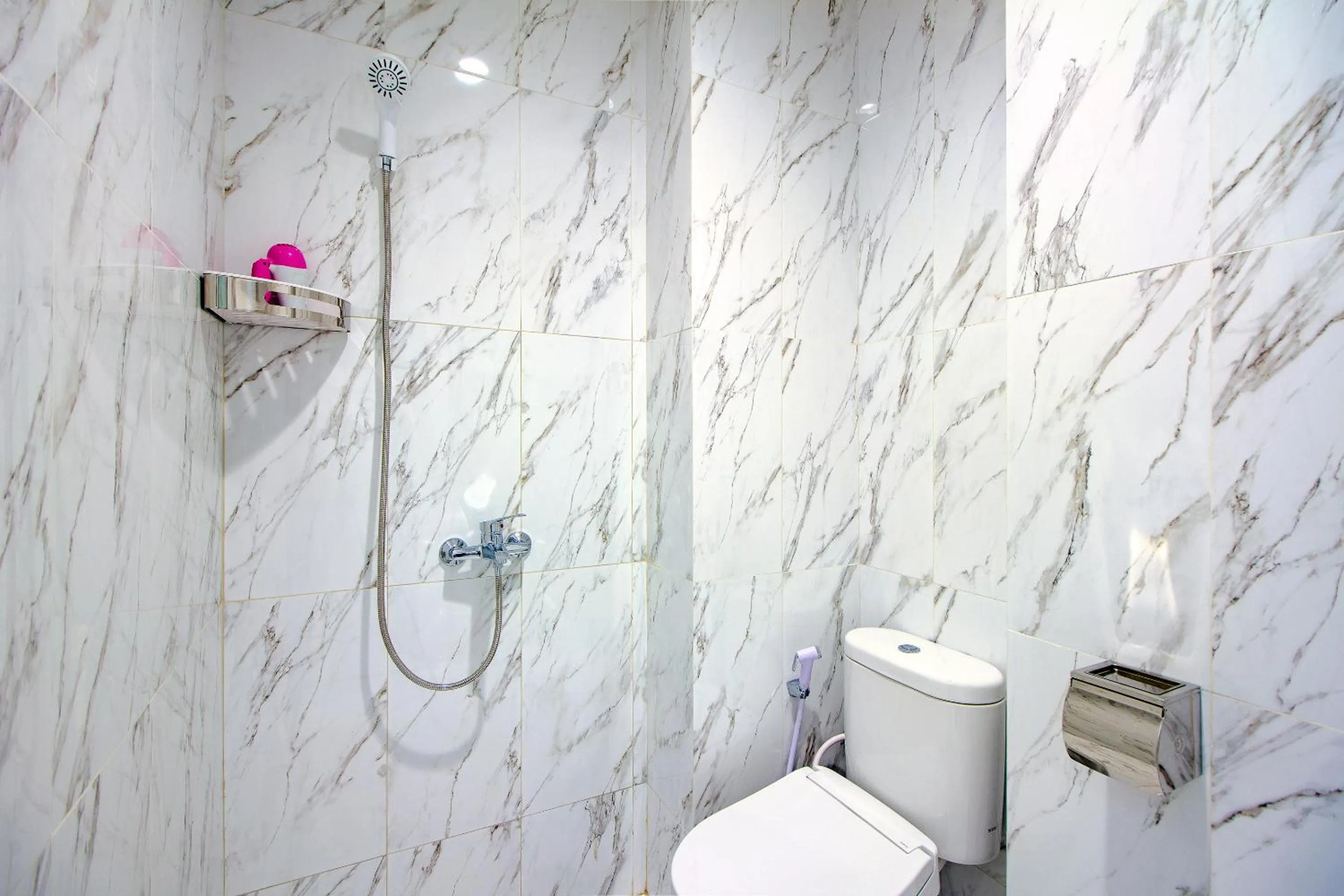 Bathroom in Hotel O 88 Exclusive Guesthouse