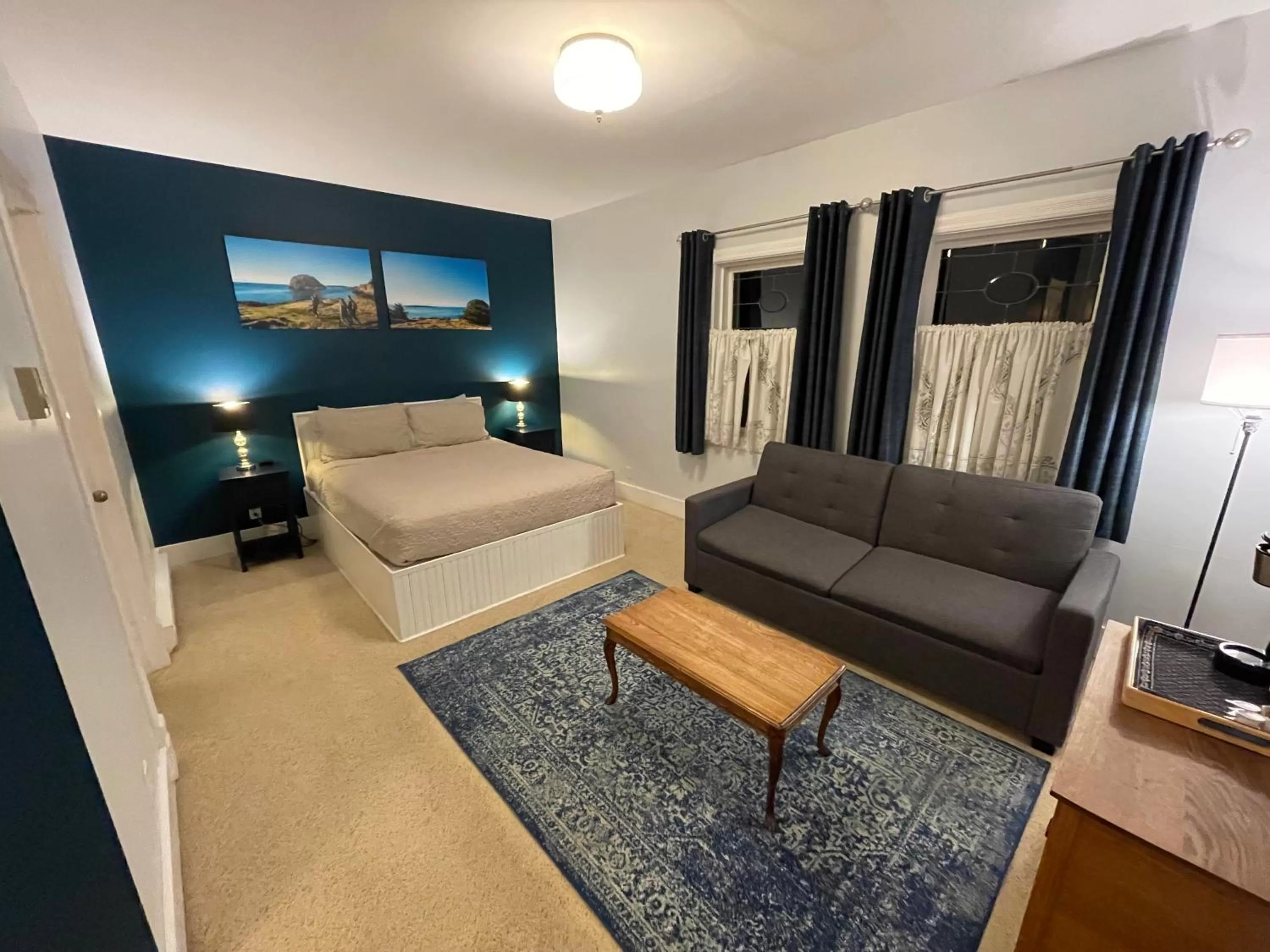 Bed in The Edenwild Boutique Inn