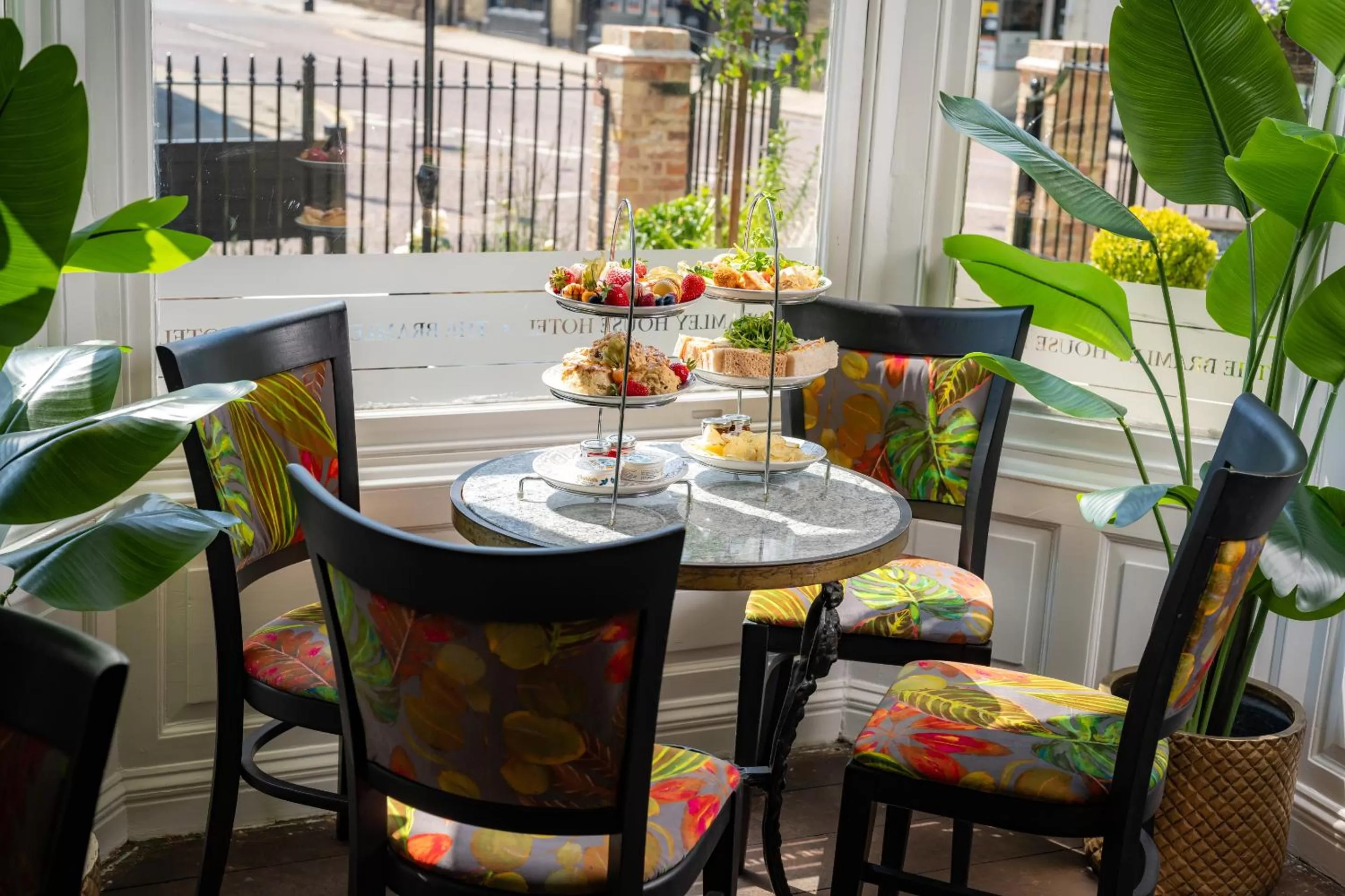 Lounge or bar in The Bramley House Hotel