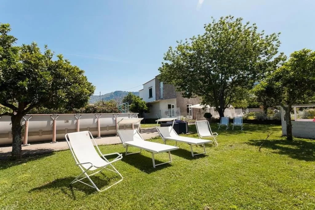 Day, Garden in Mille912 relais